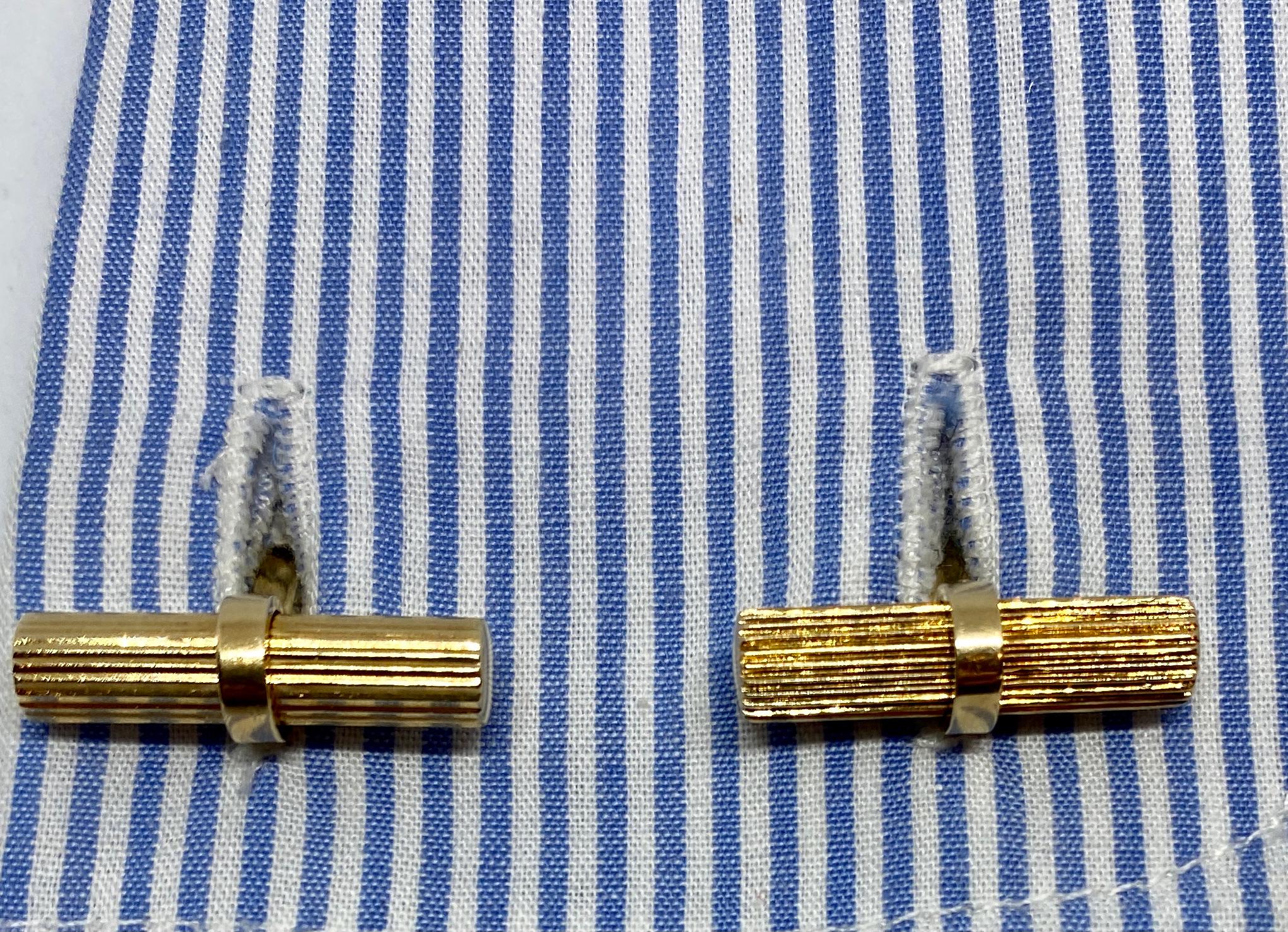 Classic Cufflinks with Interchangeable Gold, Lapis and Black Onyx Batons In Good Condition In San Rafael, CA