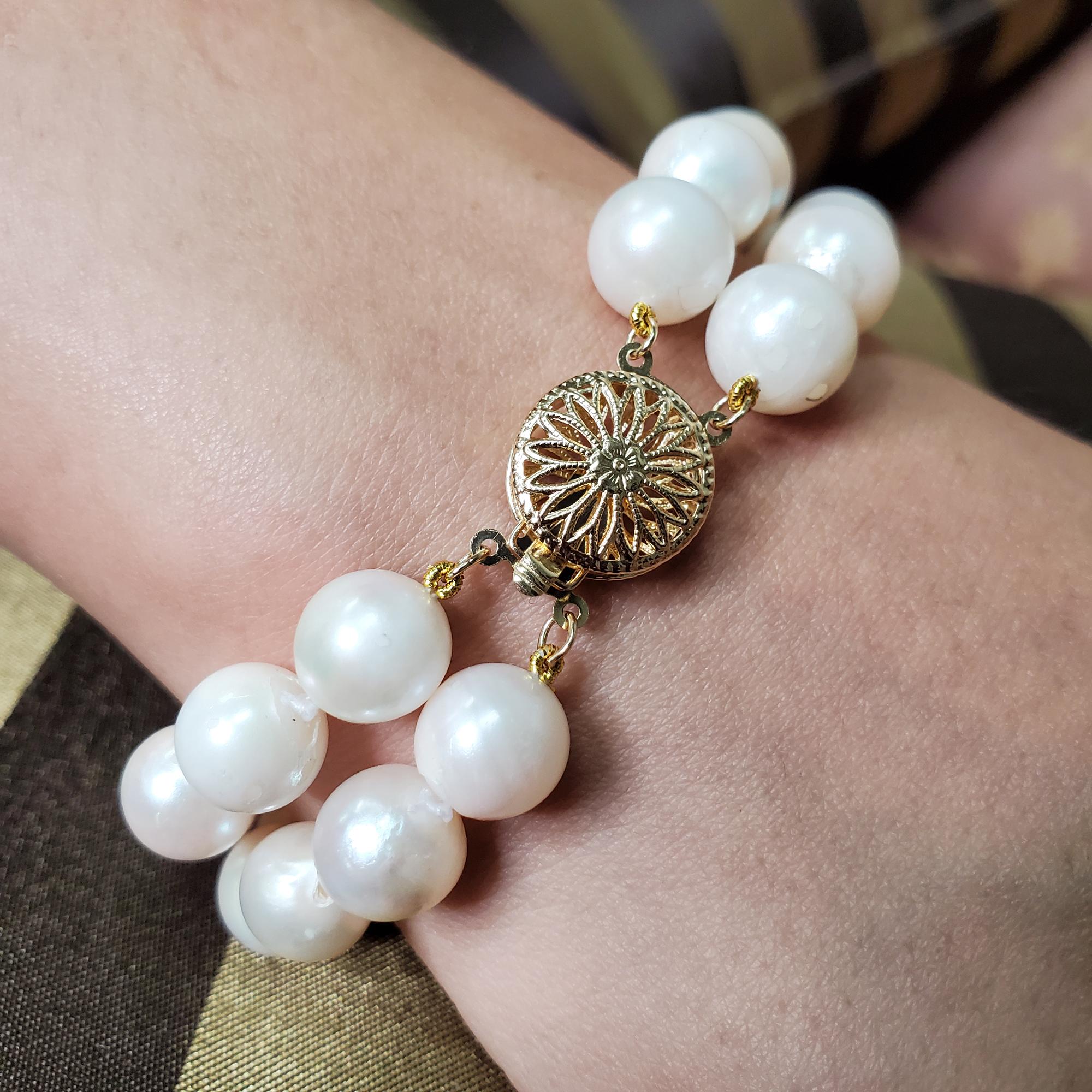 Bracelet vintage classique en perles de culture japonaises blanches à double brin 14 carats YG en vente 5
