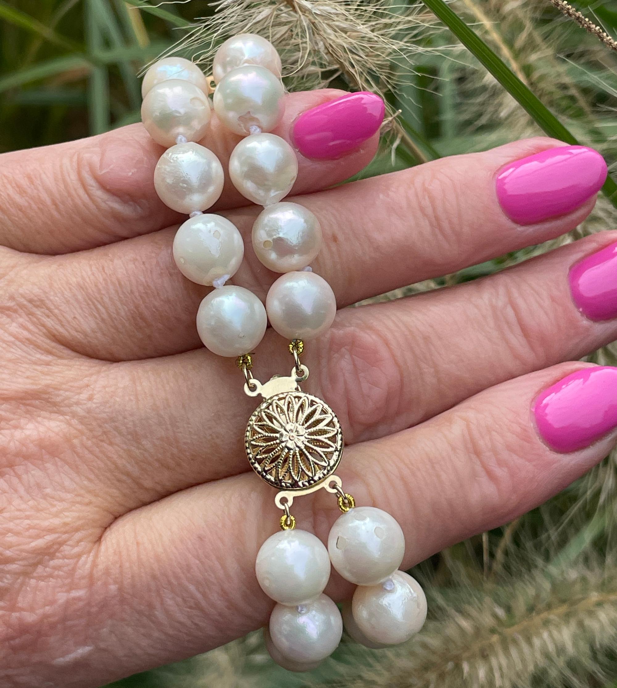 Bracelet vintage classique en perles de culture japonaises blanches à double brin 14 carats YG Pour femmes en vente