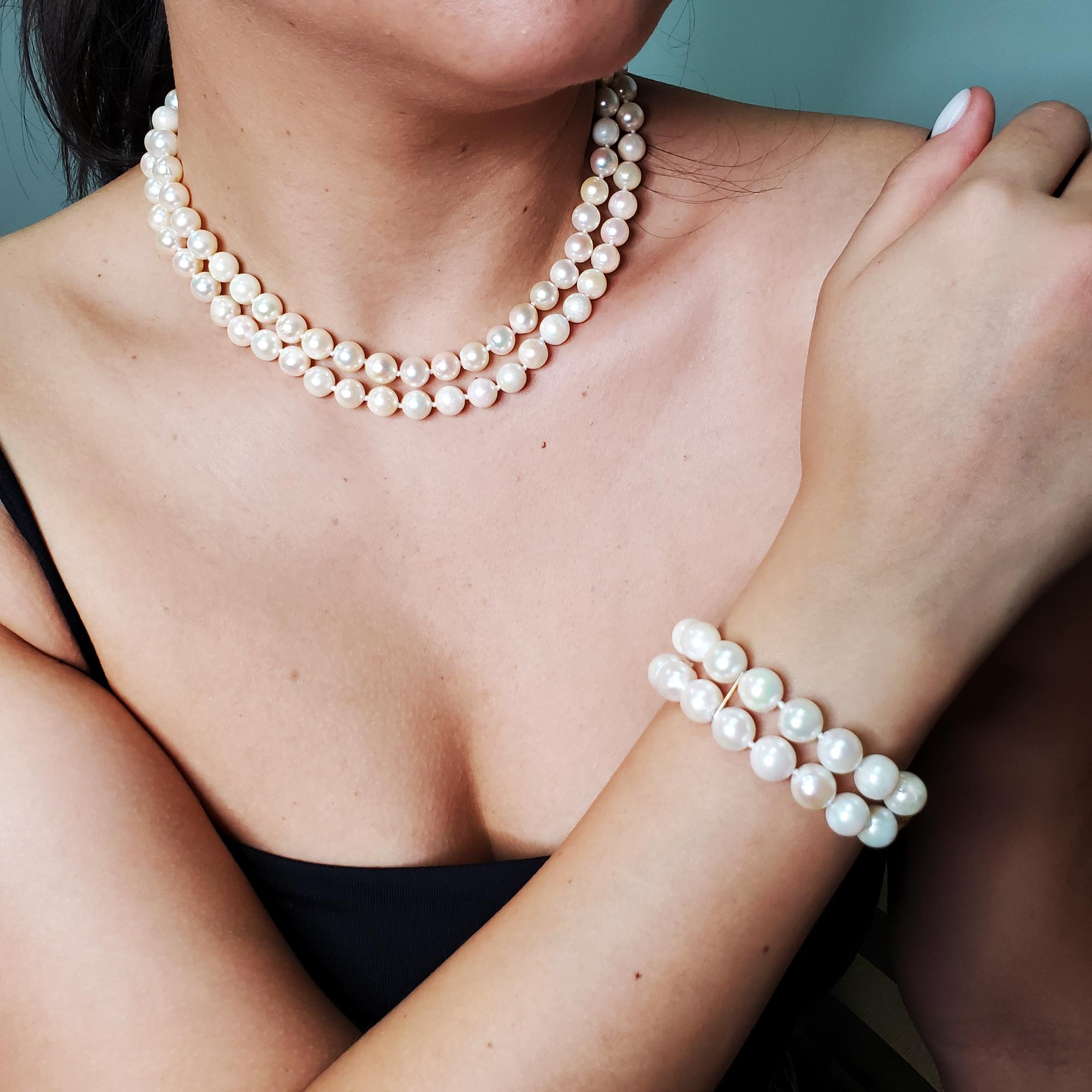Bracelet vintage classique en perles de culture japonaises blanches à double brin 14 carats YG en vente 2