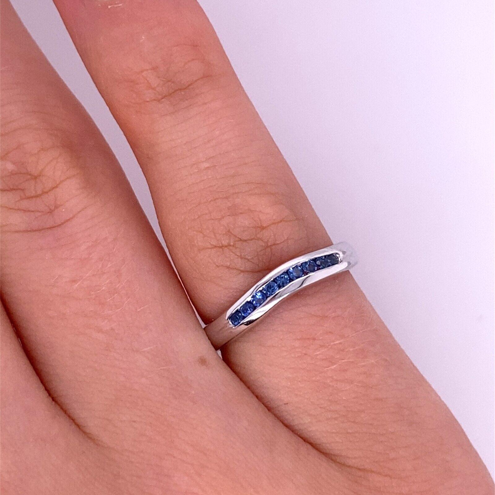 Women's Classic Curve Shaped Sapphire Wedding Ring in 18ct White Gold For Sale