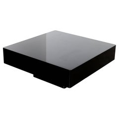 Classic curved pedestal coffee table in black Italian lacquer