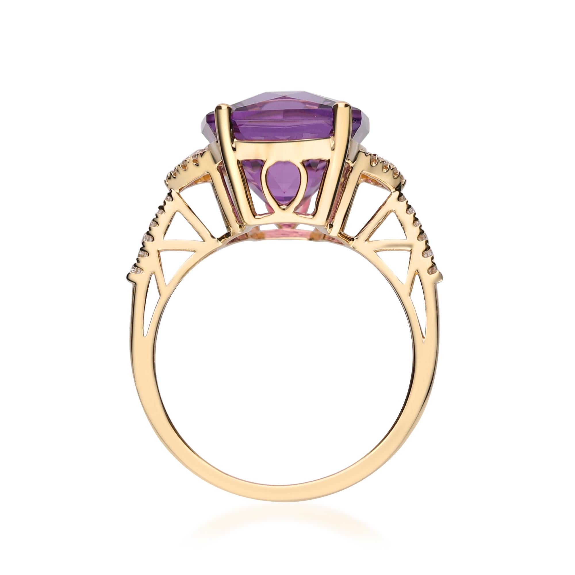 Cushion Cut Classic Cushion-Cut Amethyst with Round Diamond Accents 14k Yellow Gold Ring For Sale