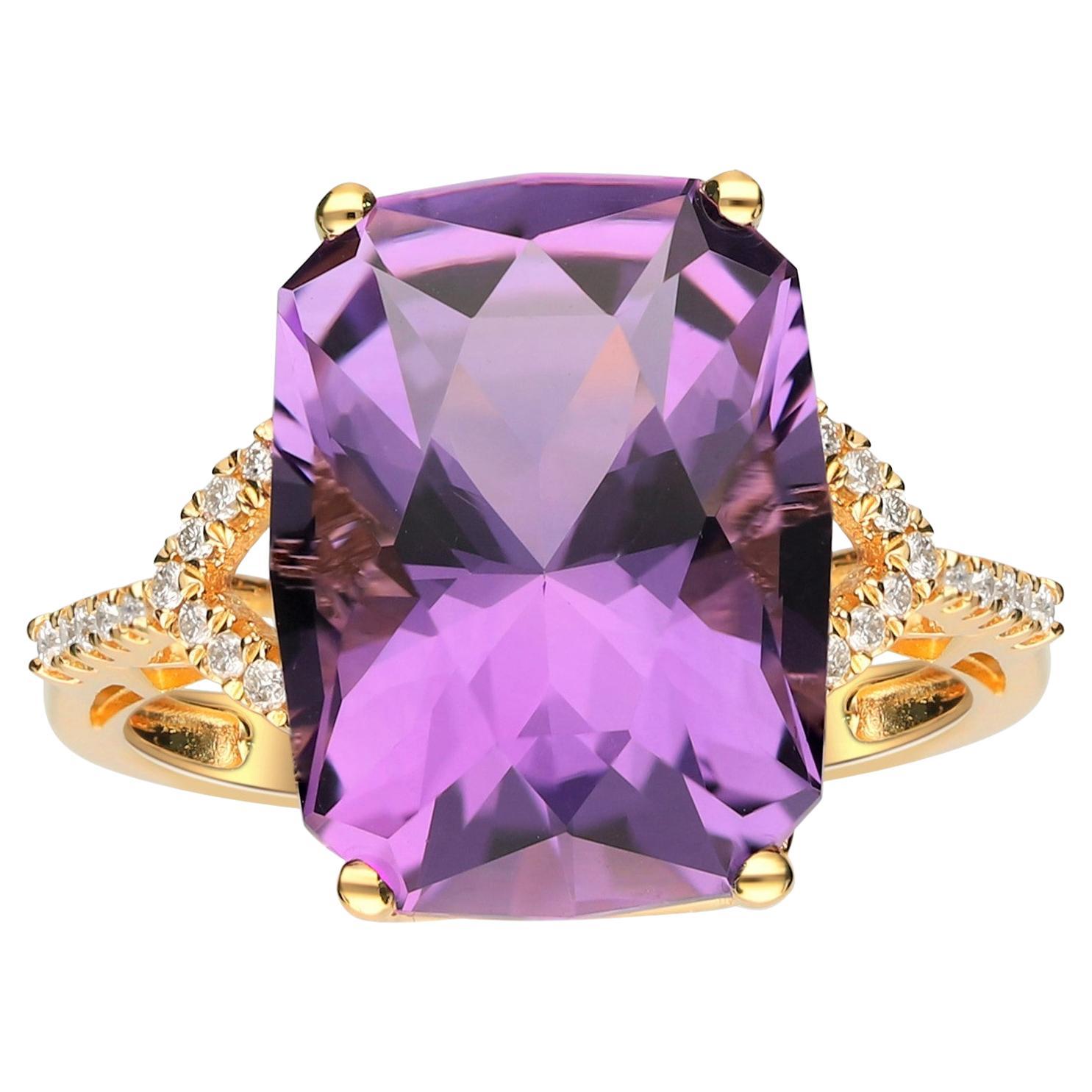 Classic Cushion-Cut Amethyst with Round Diamond Accents 14k Yellow Gold Ring For Sale