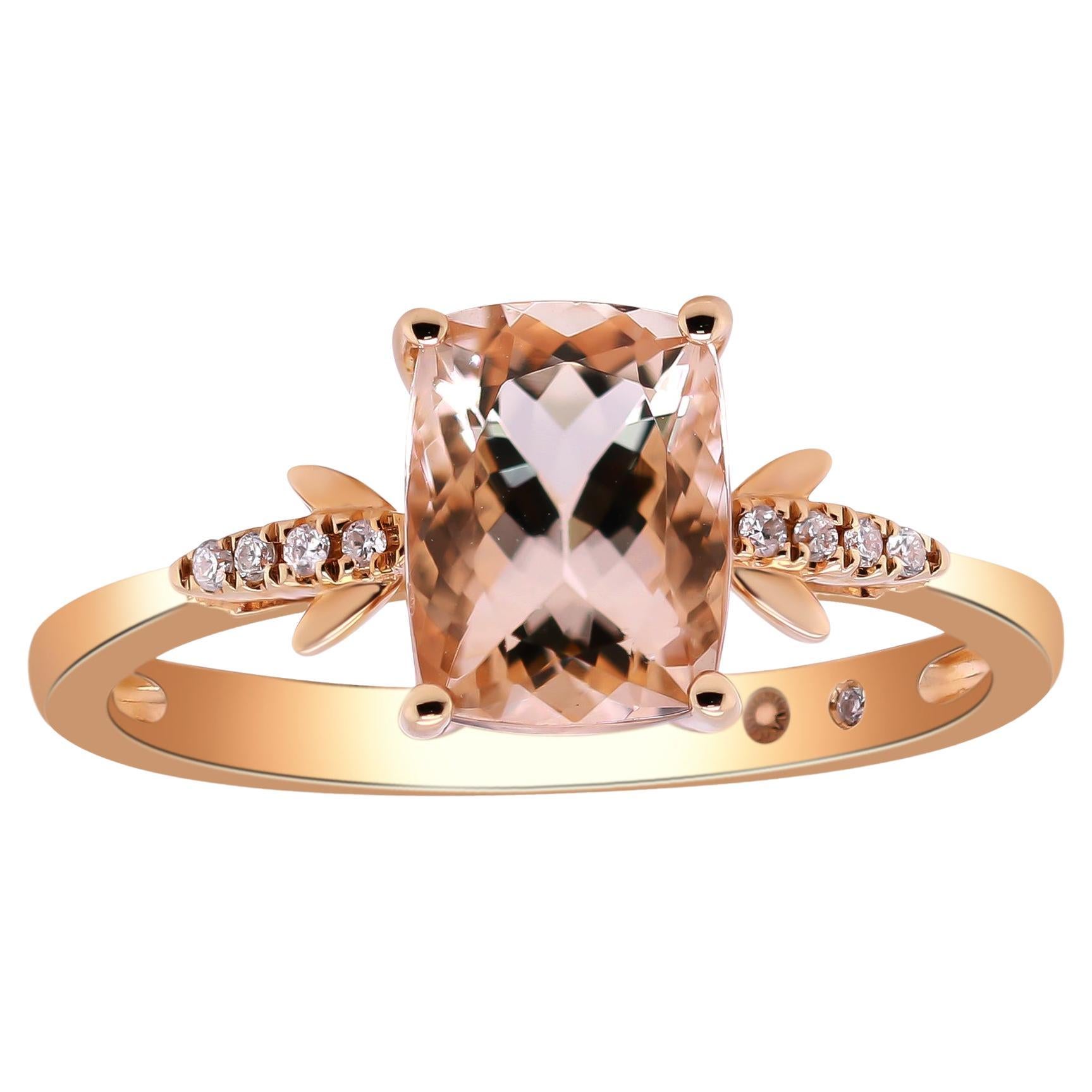 Bague classique en or rose 14 carats avec Morganite taillée en coussin et diamants ronds en vente