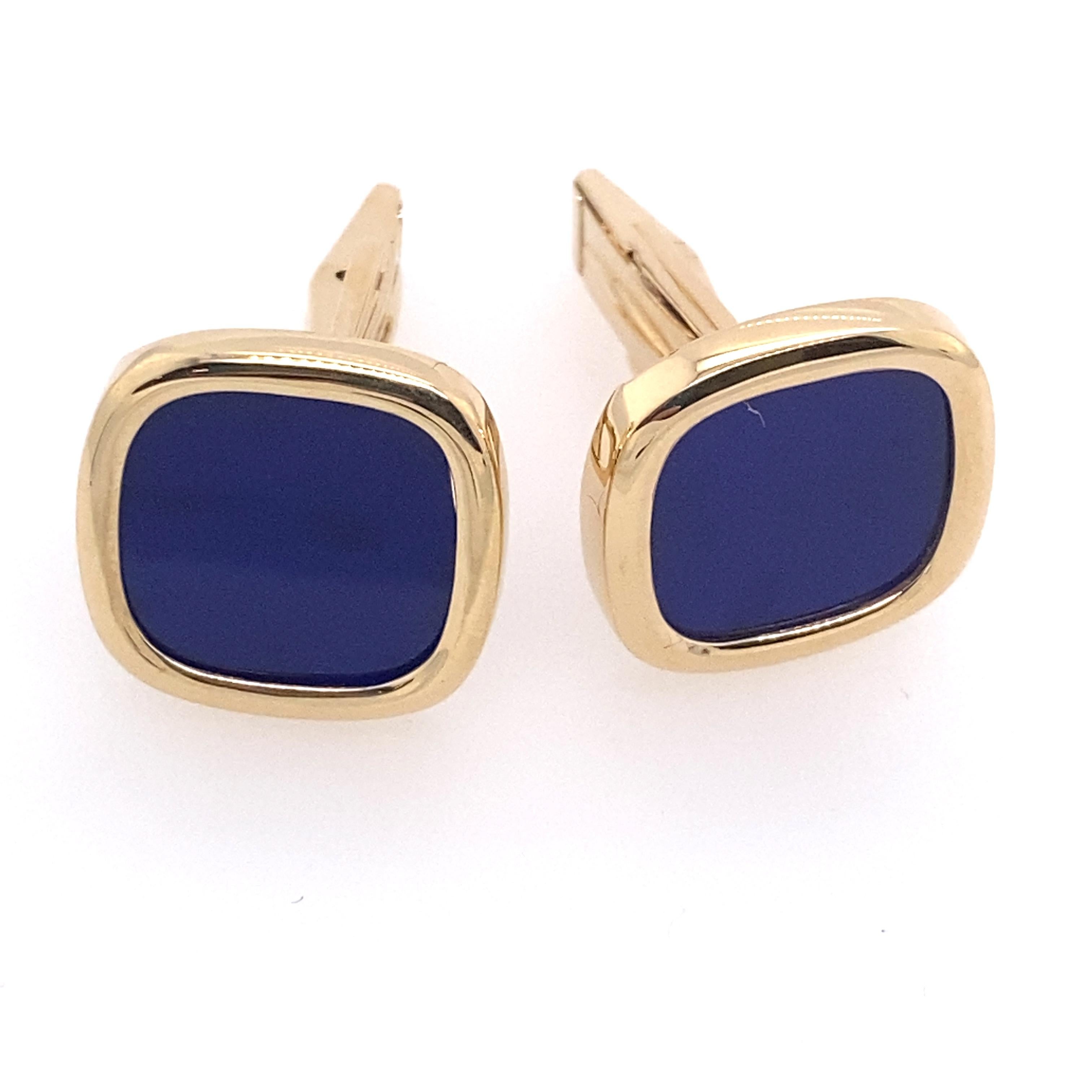 Classic Cushion Shape Lapiz Lazuli Cufflinks in 14ct Yellow Gold In Excellent Condition For Sale In London, GB