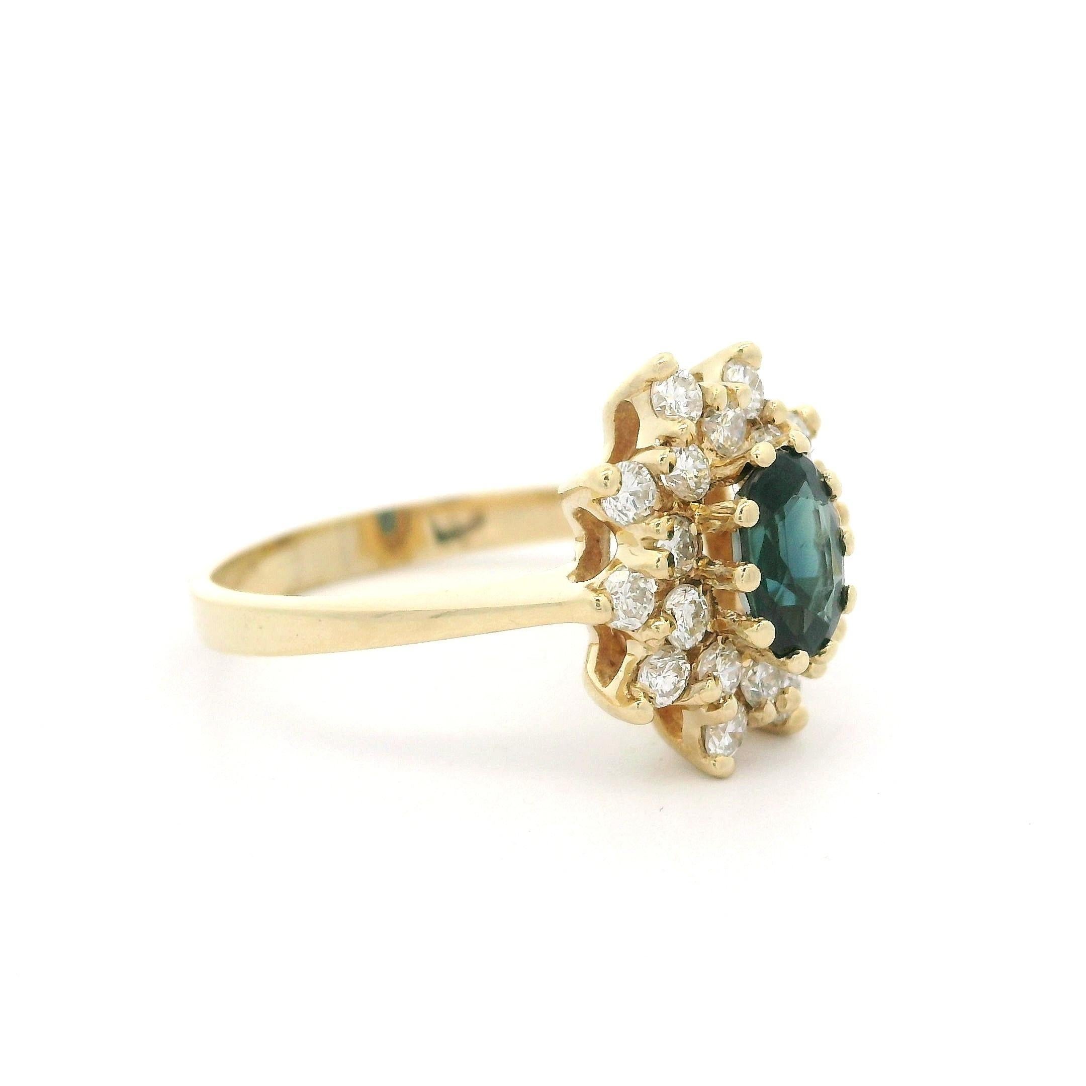 Classic Cute 14k Gelbgold 1,25ctw Saphir & Halo Diamond Cluster Petite Ring im Angebot 6
