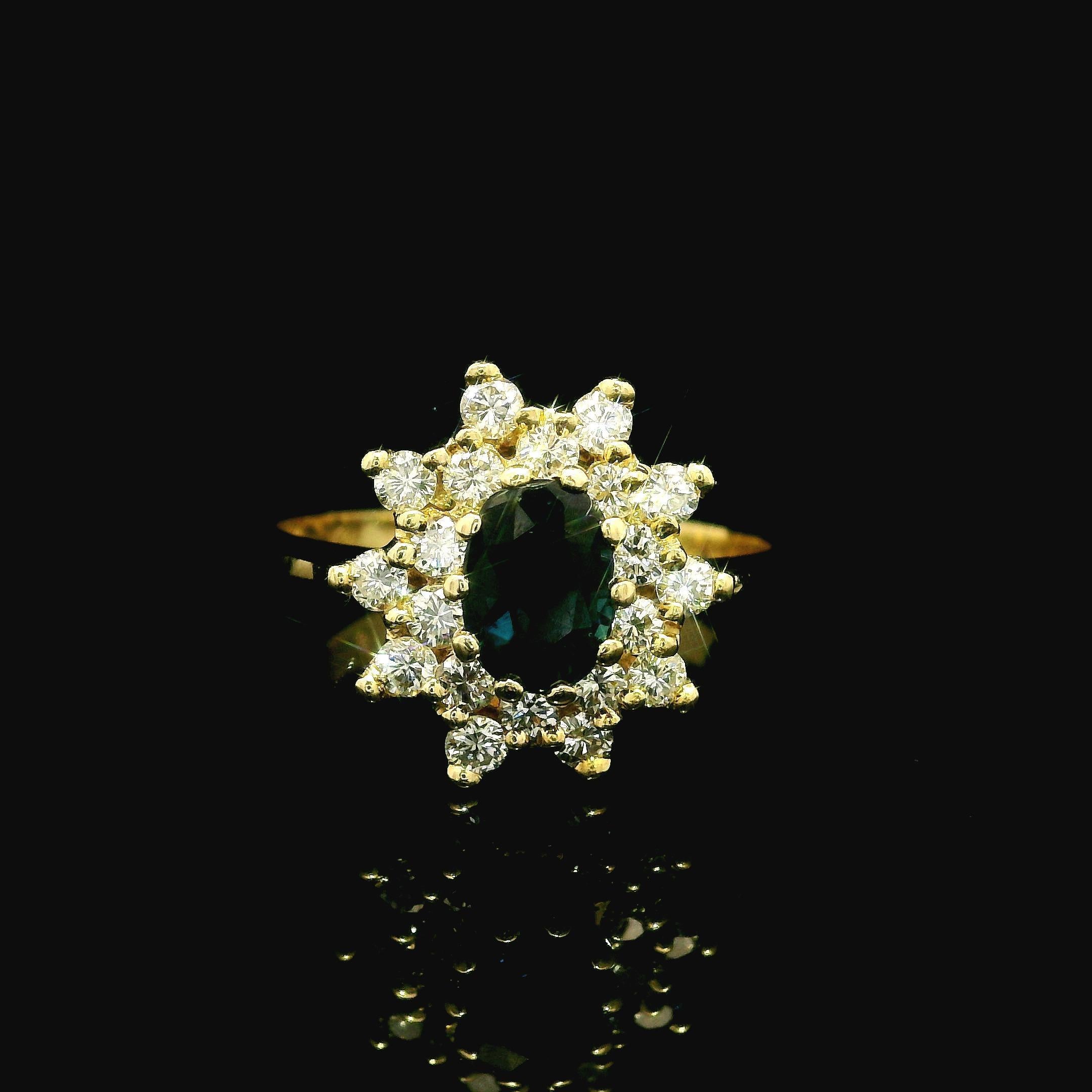 --Stein(e):--
(1) Natürlicher echter Saphir - Ovalschliff - Zackenfassung - schöne blaue Farbe - 6x4,25mm - 0,70ct (ca.)
(20) Natürliche echte Diamanten - runder Brillantschliff - Zinkenbesatz - Farbe H/I - Reinheit VS2/SI1 - 0,55ctw (ca.
