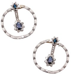 Pendants d'oreilles pendants en or 18 carats avec diamants et saphirs de 4,14 carats