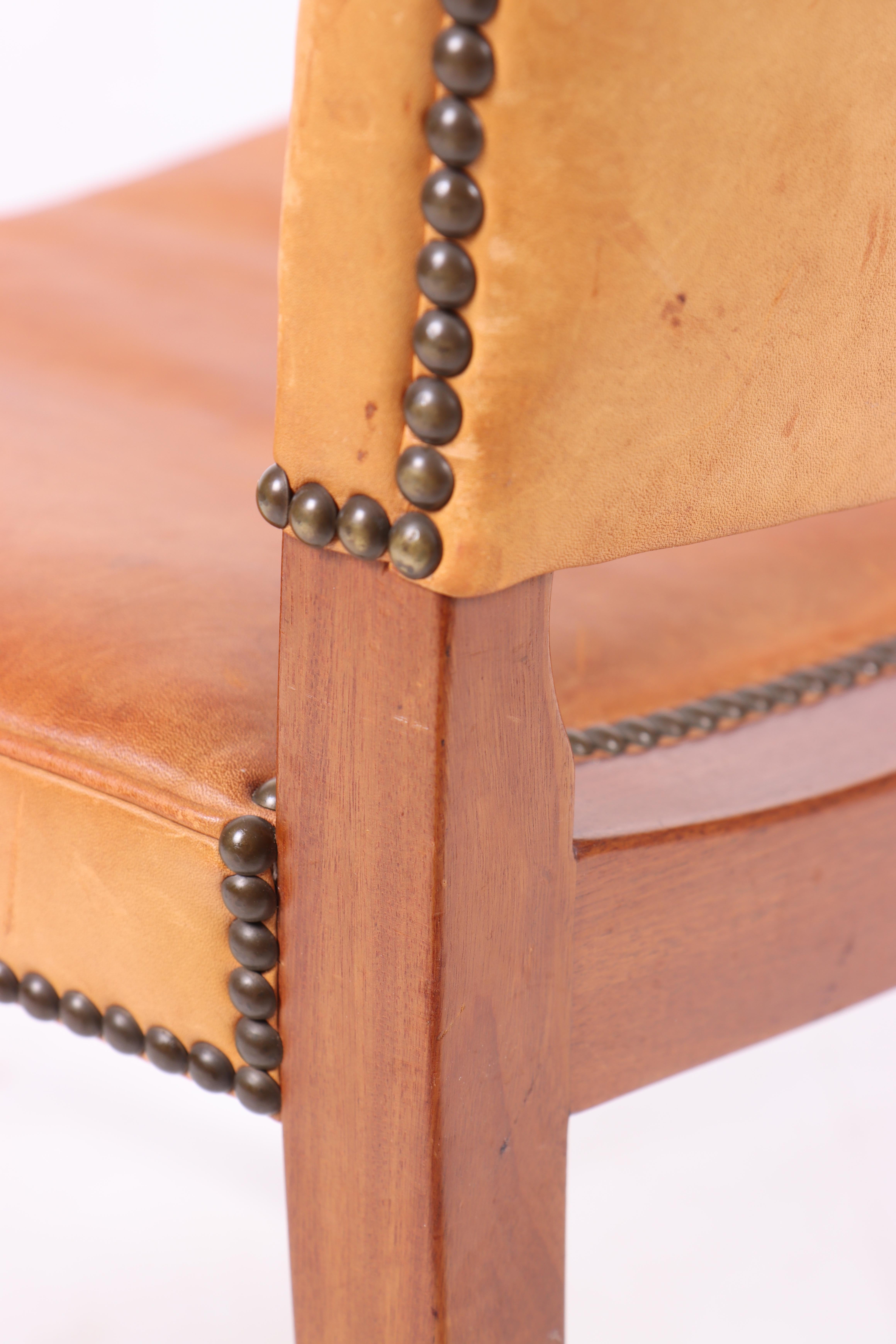 Classic Danish 1940s Chair in Cuban Mahogany and Niger Leather (Chaise danoise classique des années 1940 en acajou cubain et cuir nigérien) Bon état - En vente à Lejre, DK