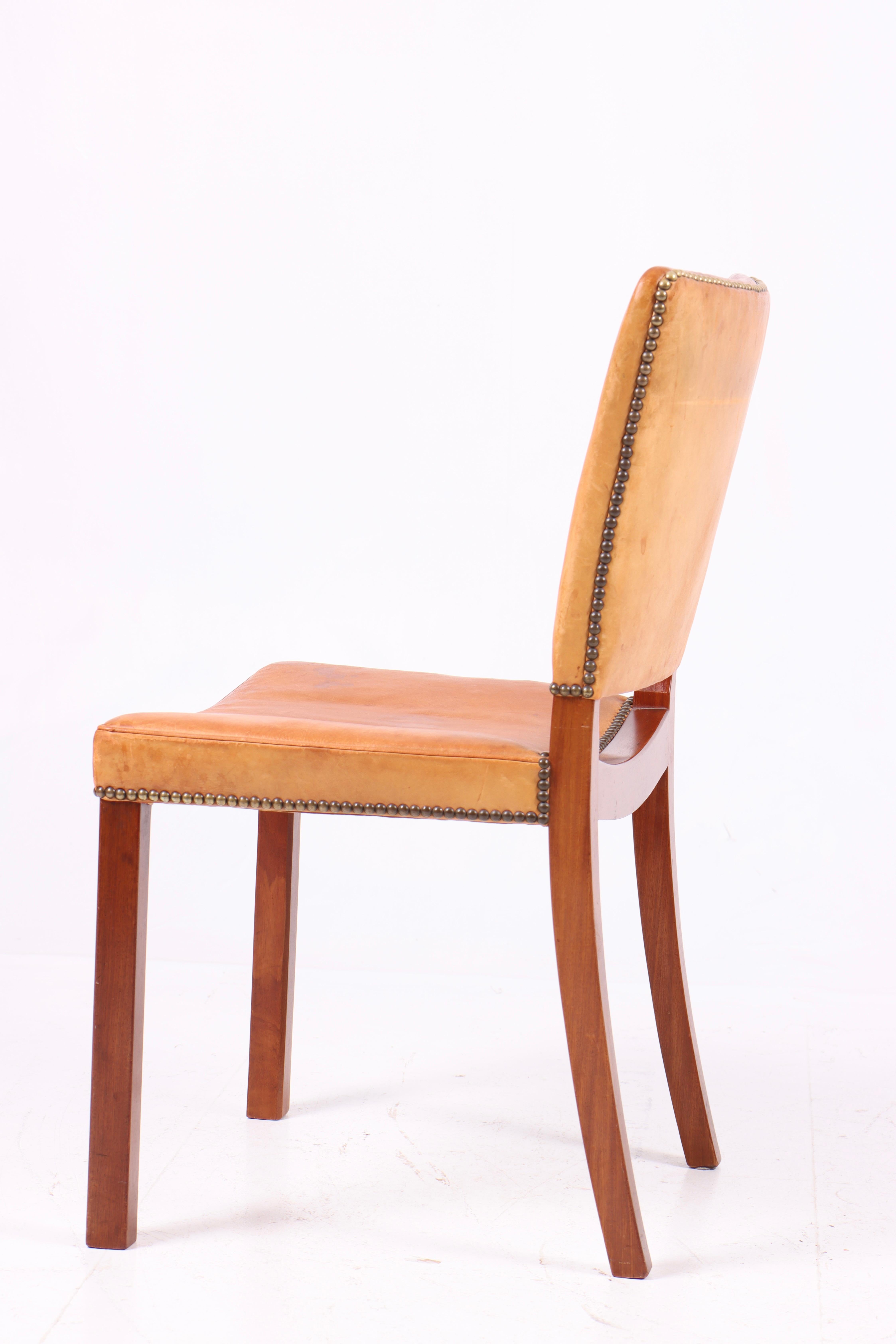 Cuir Classic Danish 1940s Chair in Cuban Mahogany and Niger Leather (Chaise danoise classique des années 1940 en acajou cubain et cuir nigérien) en vente