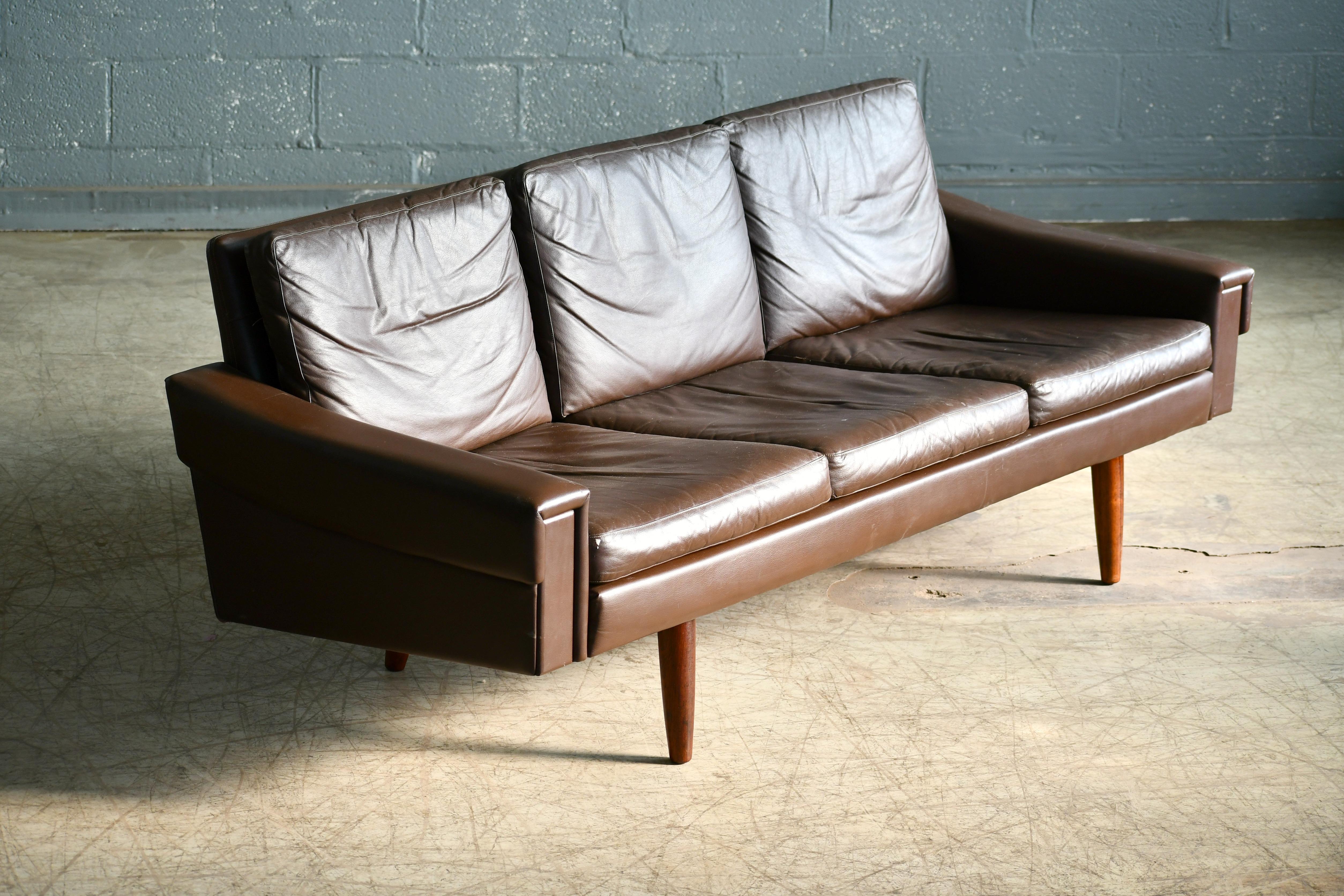Classic Danish 1960s Midcentury Sofa in Chestnut Colored Leather by Georg Thams 1