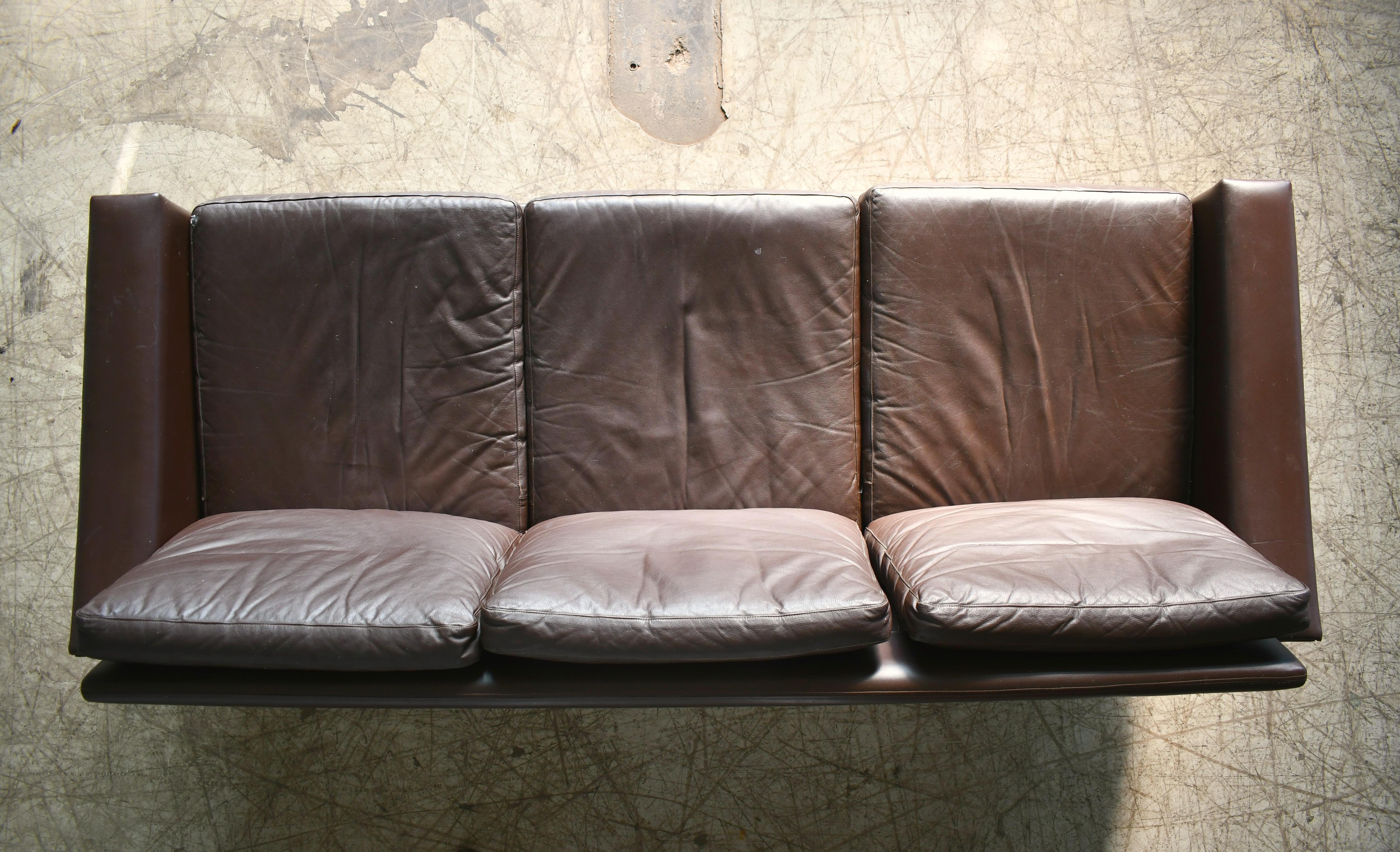 Classic Danish 1960s Midcentury Sofa in Chestnut Colored Leather by Georg Thams 4