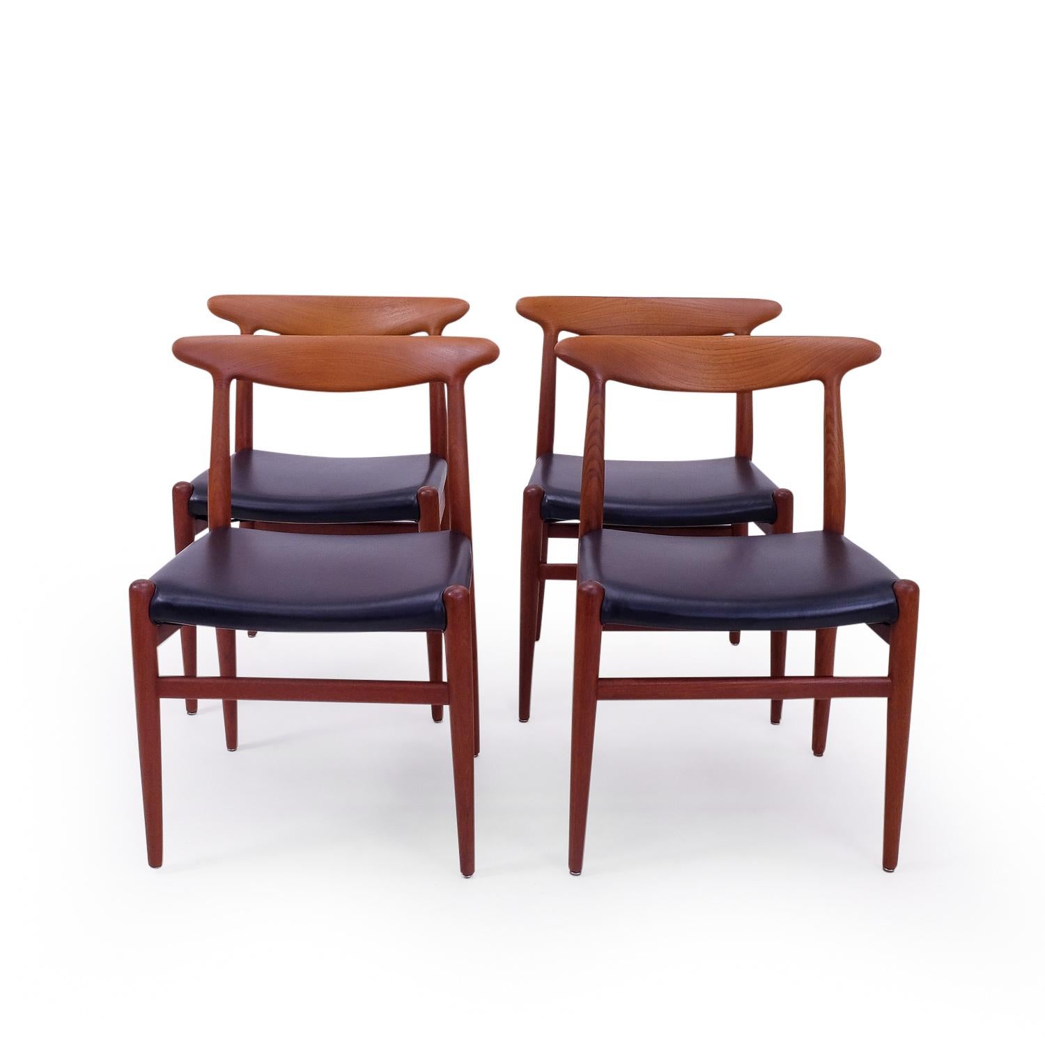 Hans Wegner W2 chairs in teak, set of 4

A set of four dining chairs in teak with leather seating. These wonderful pieces feature solid teak frames with an organically flowing line, typical for Hans Wegner’s designs.

 
Restoration