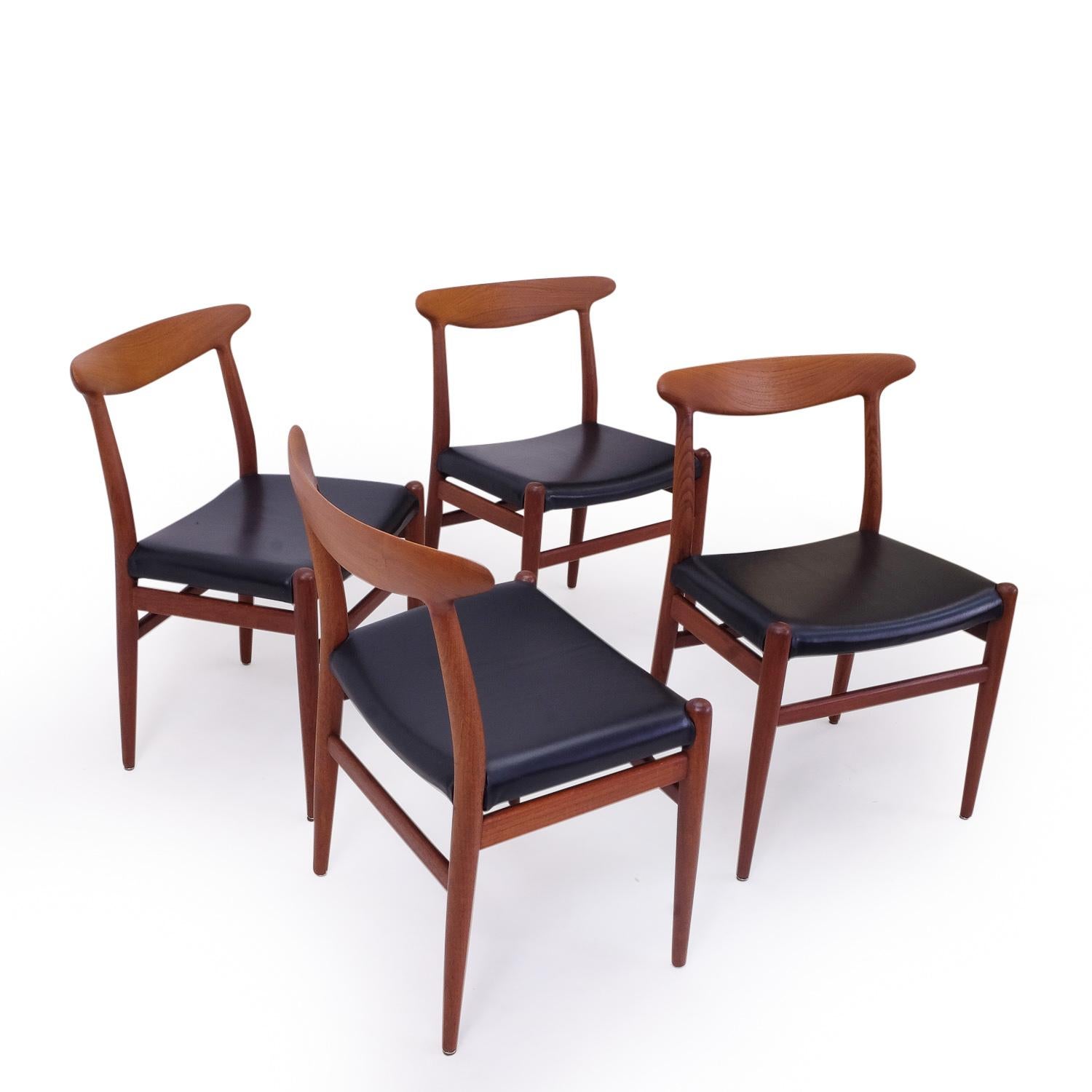 Mid-20th Century Classic Danish Design Hans Wegner W2 Chairs in Teak, Set of 4