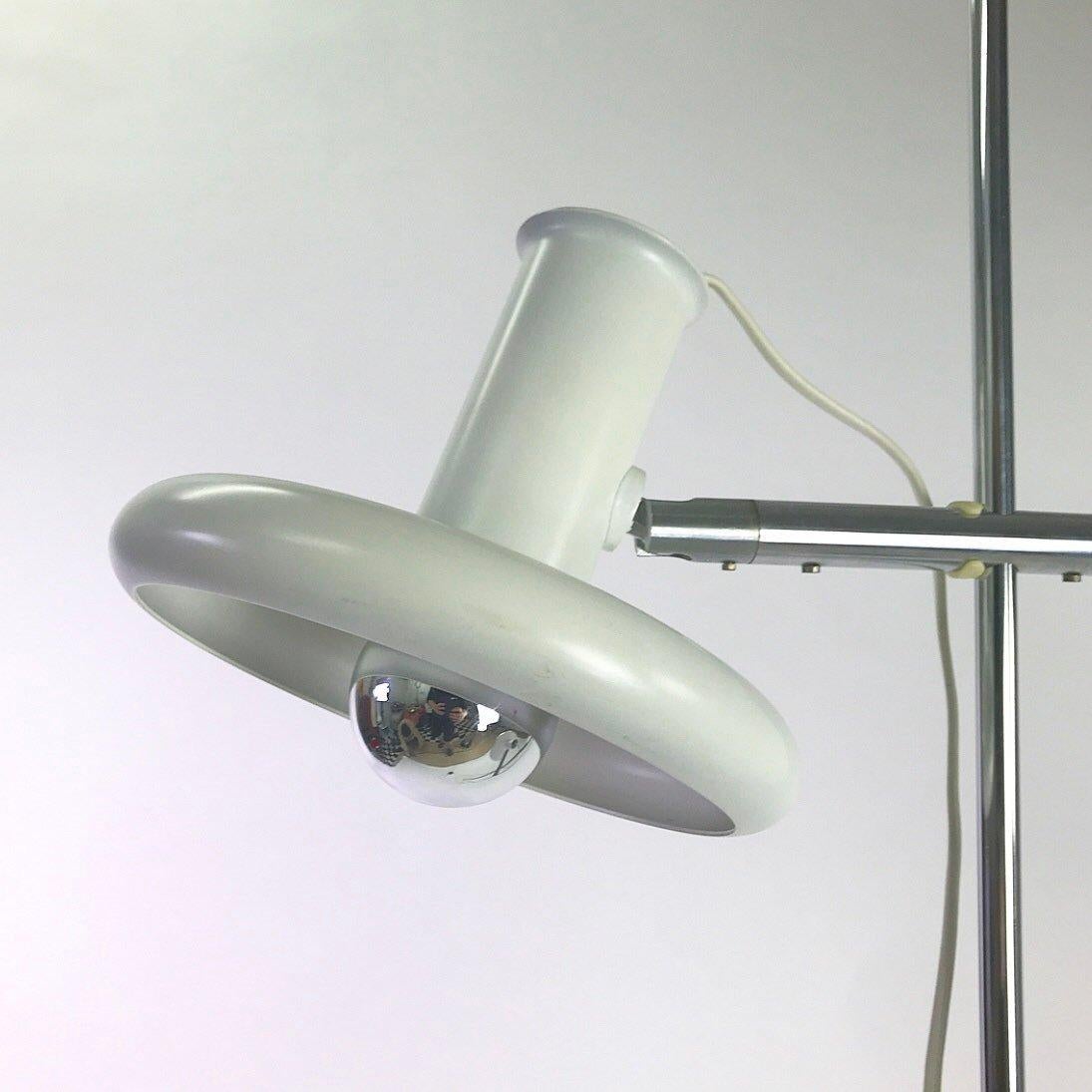 Classic Nordic design by Hans Due for Fog & Mørup, 1972, Denmark.

The model is called Optima and comes as ceiling light, wall sconces and this beautiful floor light.

With two light sources which are height adjustable. 

A real Scandinavian