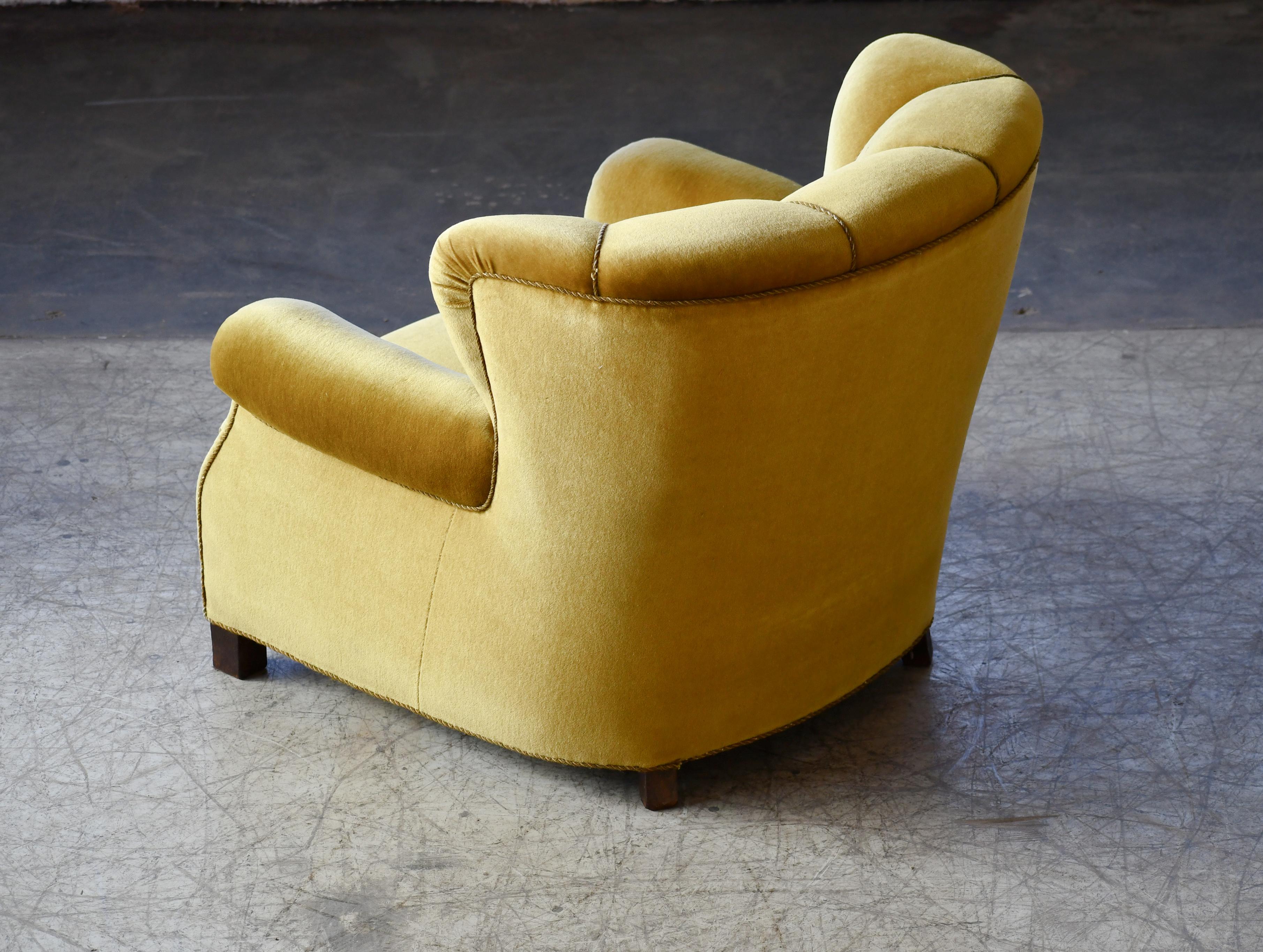Classic Danish Large-Scale Club or Lounge Chair Model 1518 by Fritz Hansen Made 4