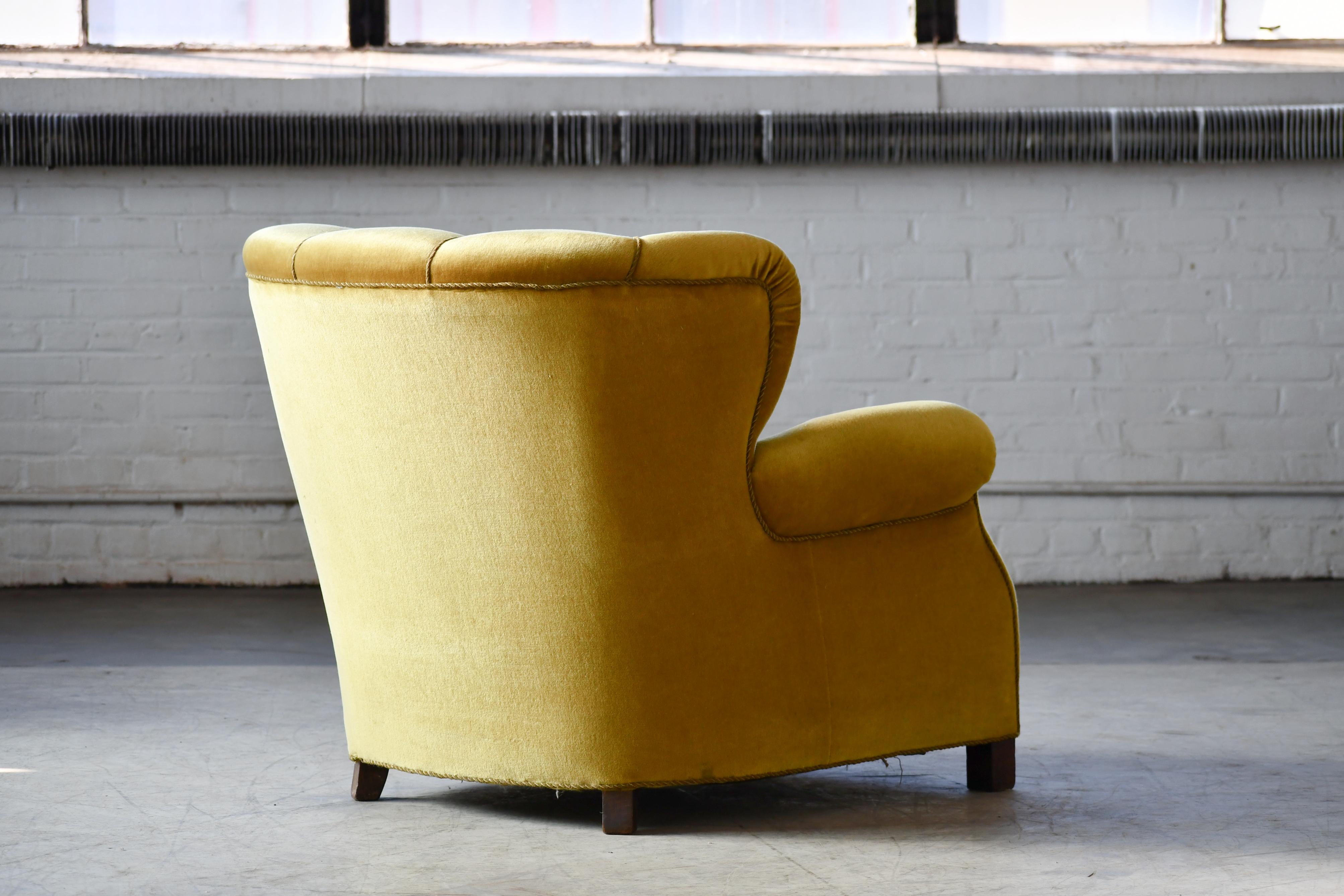 Classic Danish Large-Scale Club or Lounge Chair Model 1518 by Fritz Hansen Made 5