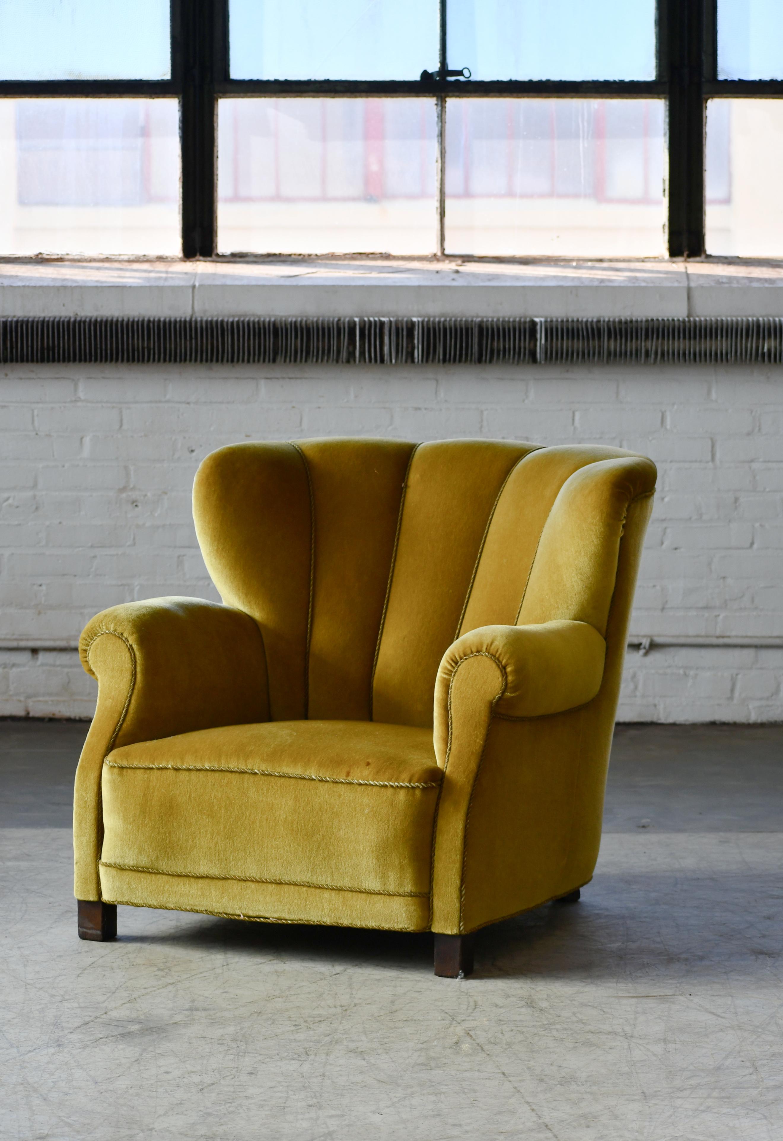 Mid-Century Modern Classic Danish Large-Scale Club or Lounge Chair Model 1518 by Fritz Hansen Made