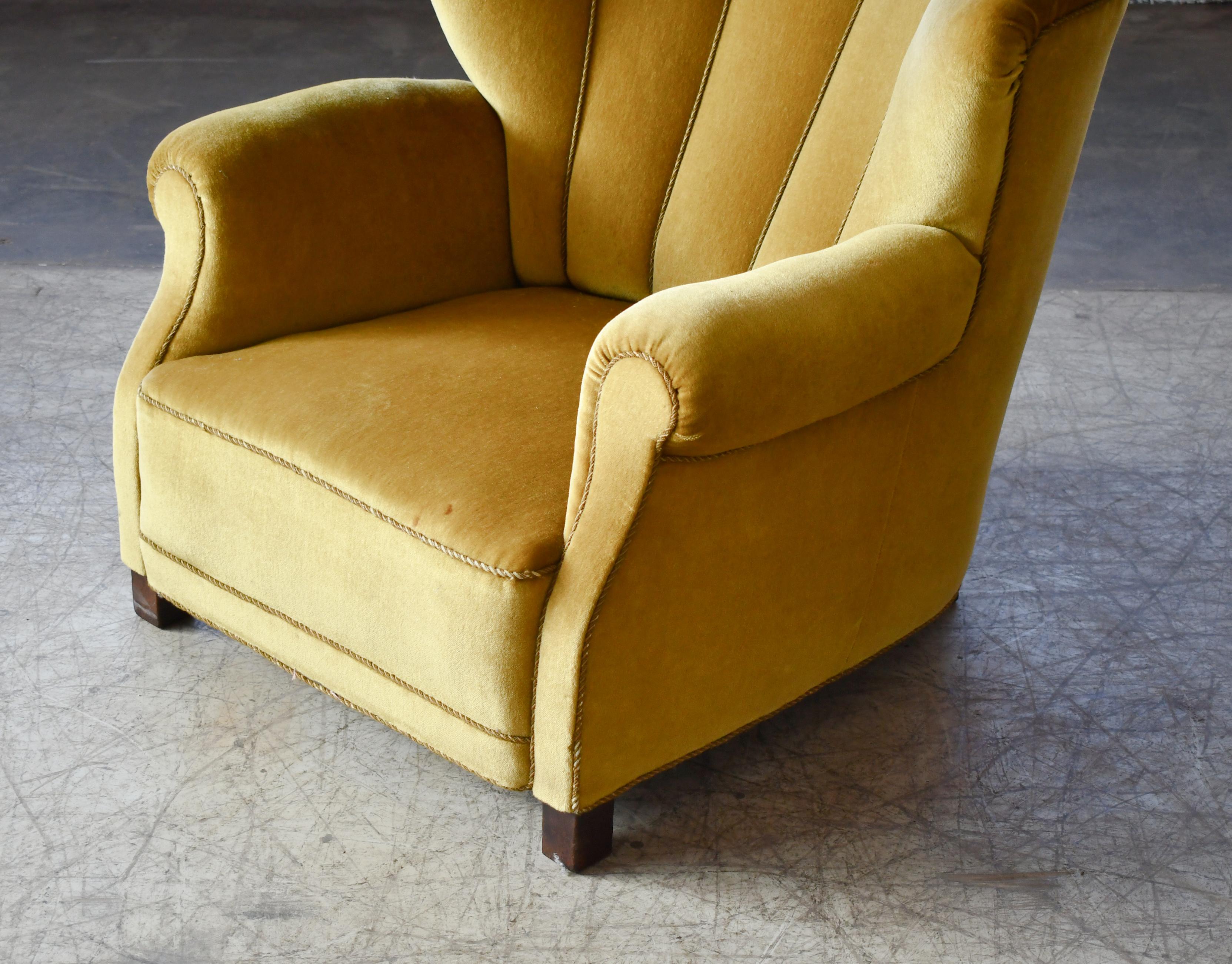 Mid-20th Century Classic Danish Large-Scale Club or Lounge Chair Model 1518 by Fritz Hansen Made