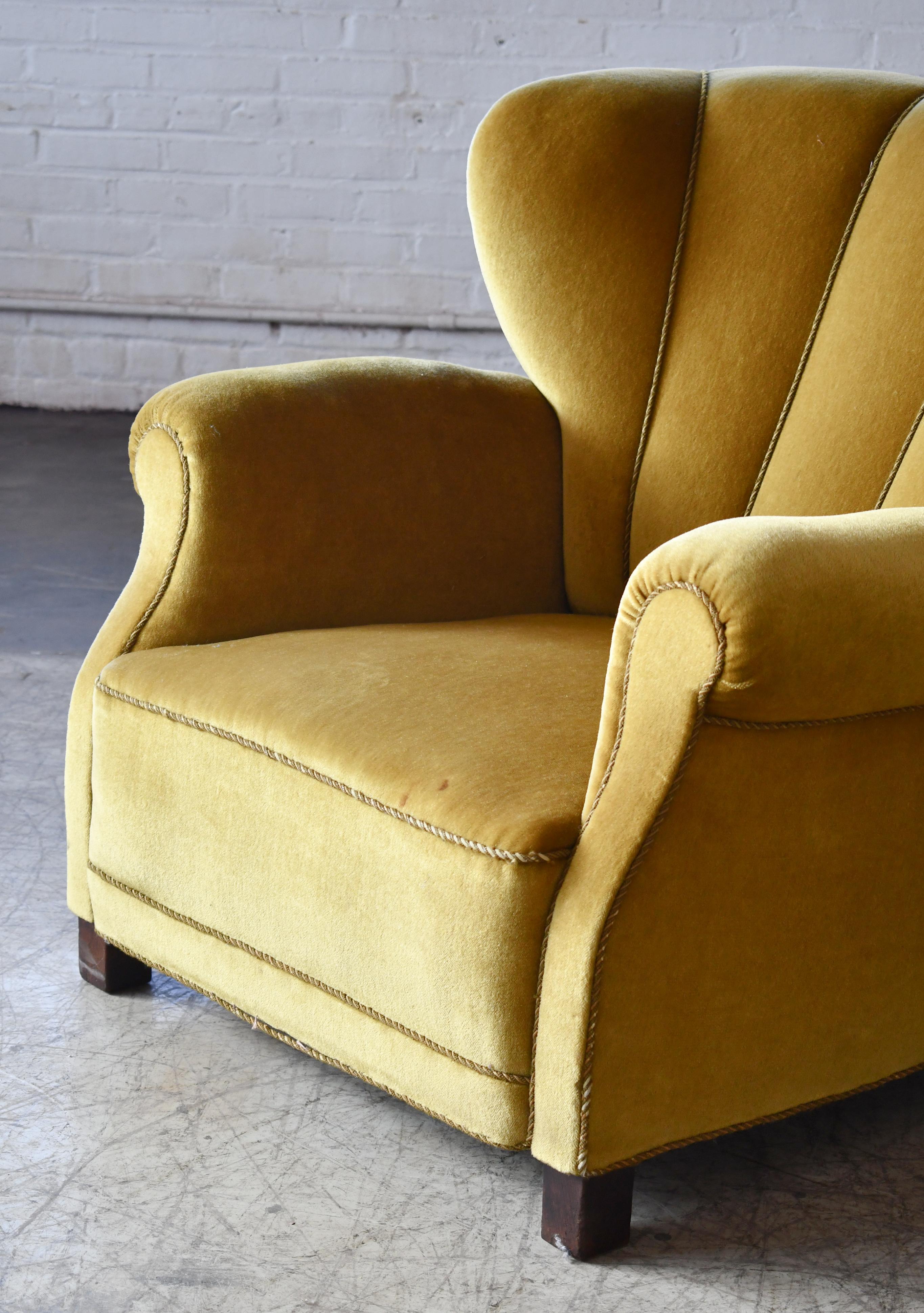Classic Danish Large-Scale Club or Lounge Chair Model 1518 by Fritz Hansen Made 1