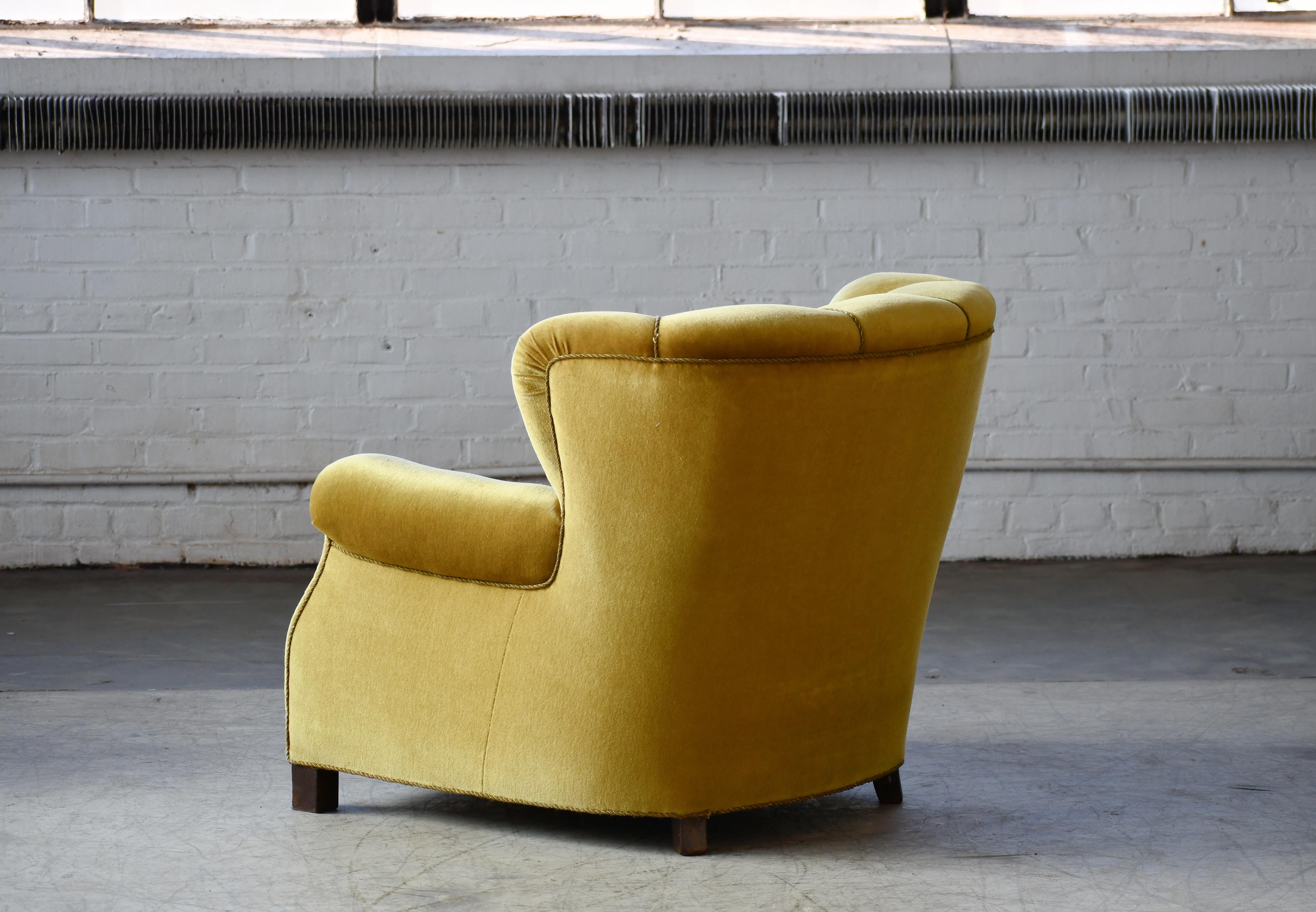 Classic Danish Large-Scale Club or Lounge Chair Model 1518 by Fritz Hansen Made 2