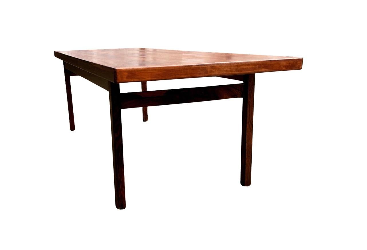 Mid-Century Modern Classic Danish mid-century coffee table in rosewood For Sale