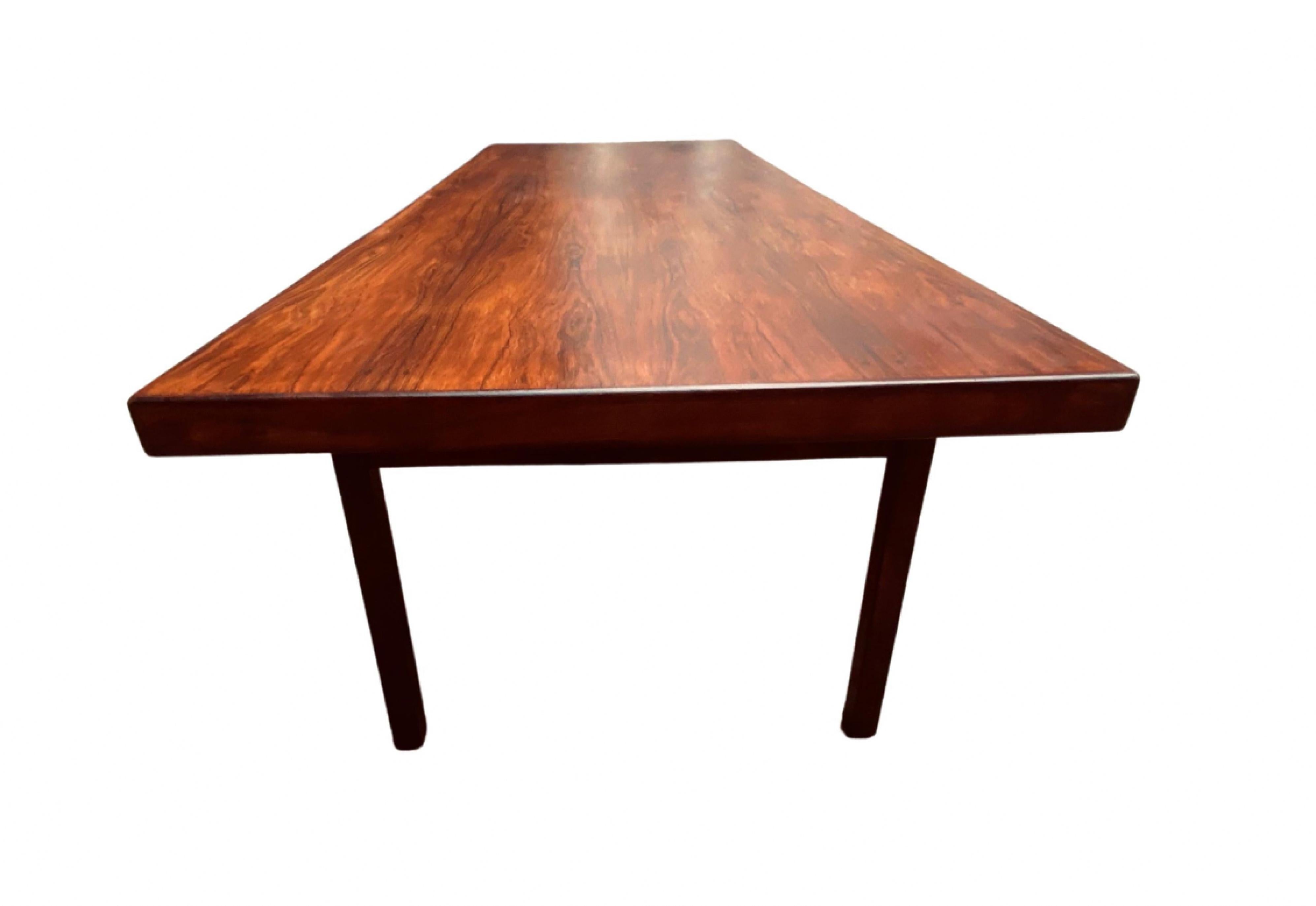 20th Century Classic Danish mid-century coffee table in rosewood For Sale