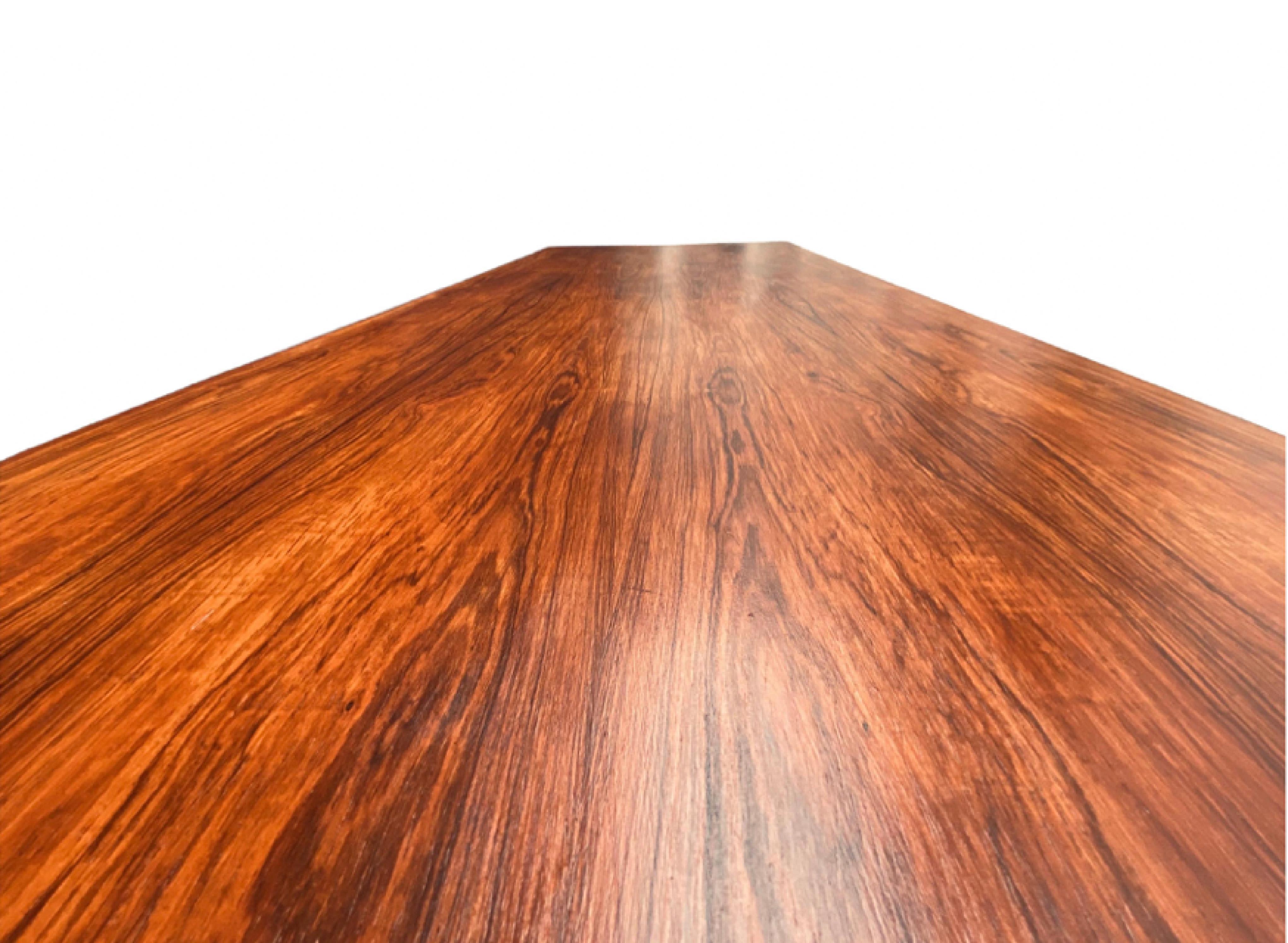 Rosewood Classic Danish mid-century coffee table in rosewood For Sale