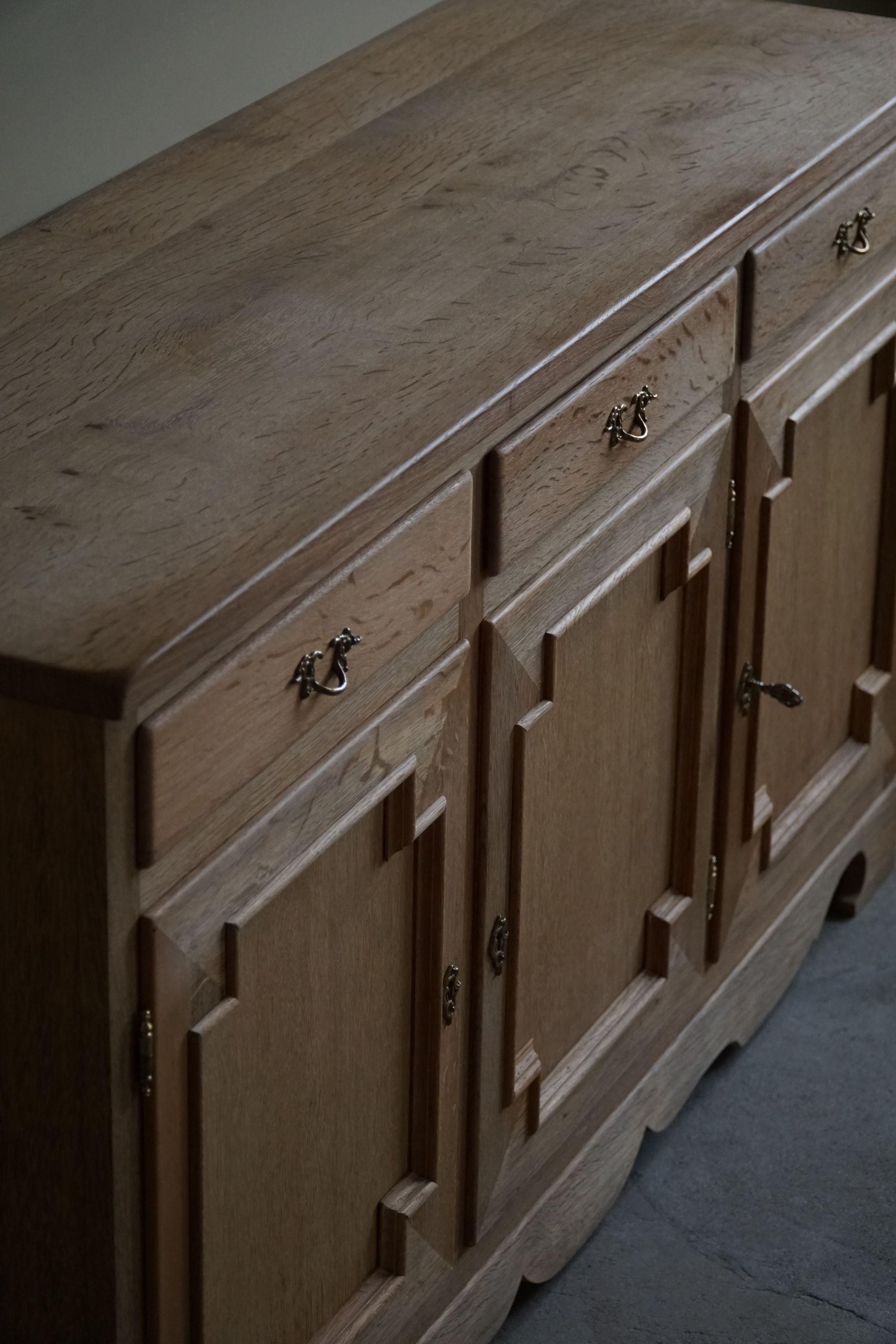 Classic Danish Mid Century Modern Buffet Cabinet / Sideboard, Made in Oak, 1960s For Sale 12