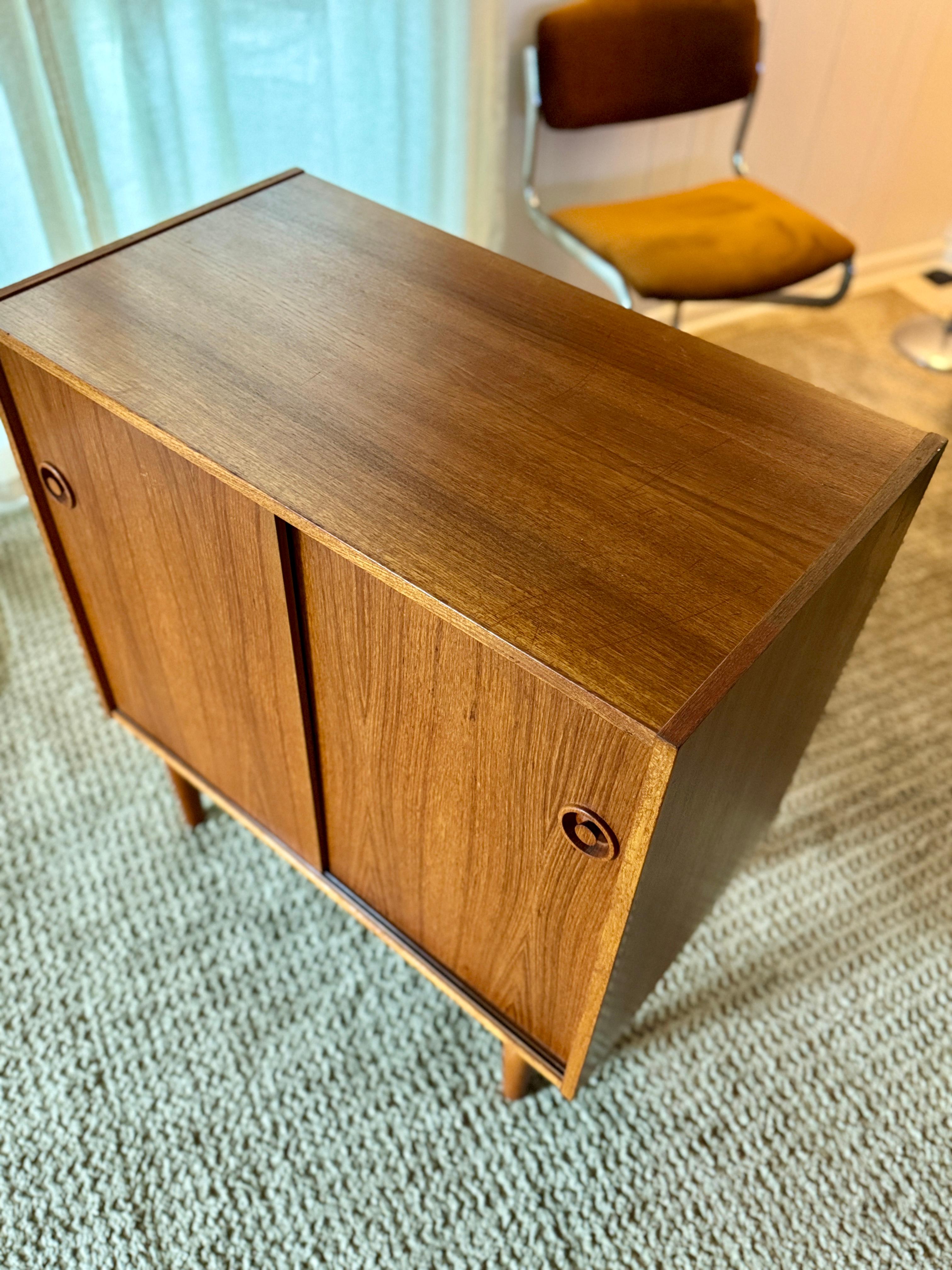 Classic Danish mid century modern teak record cabinet with sliding doors For Sale 3