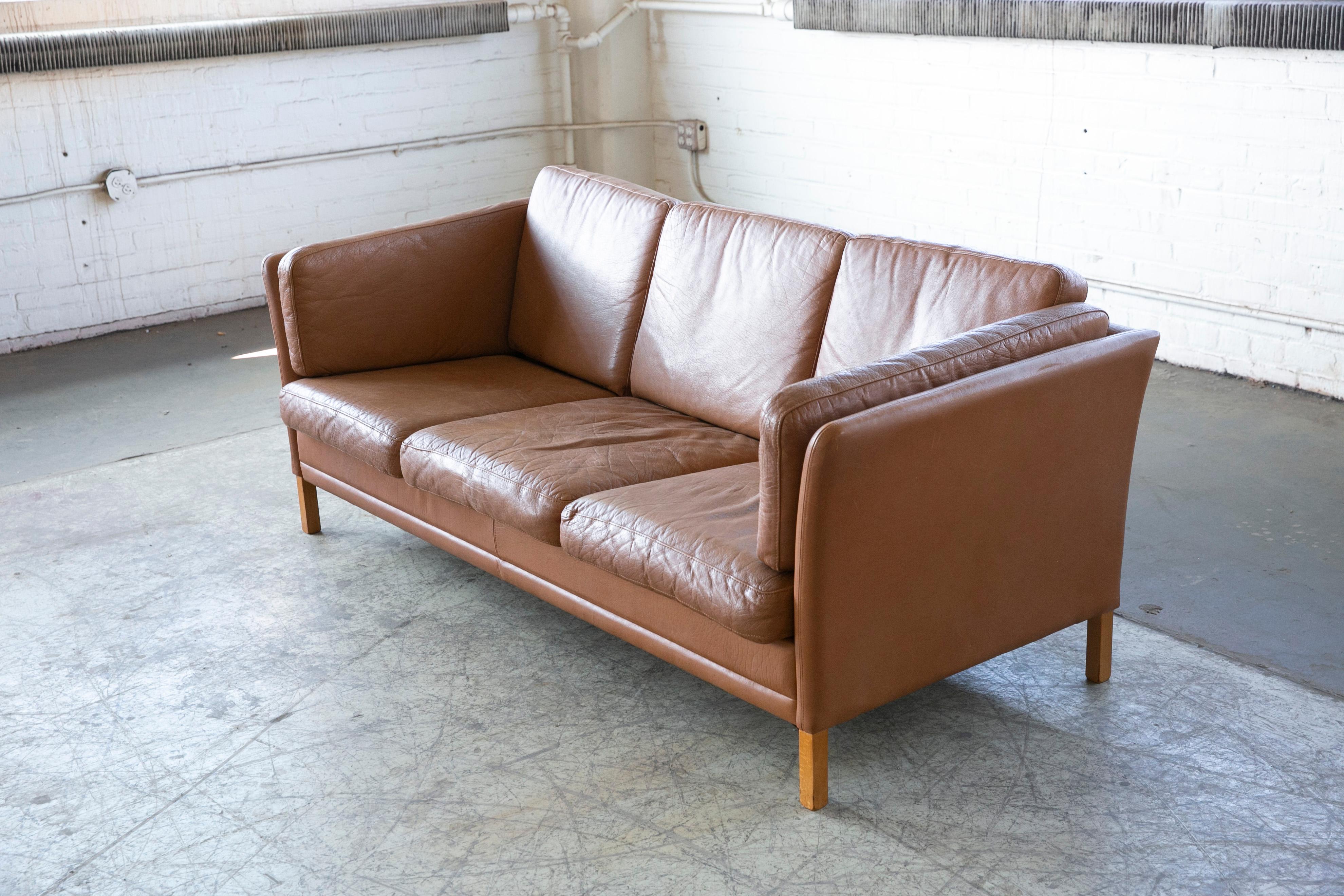 classic leather sofa colors
