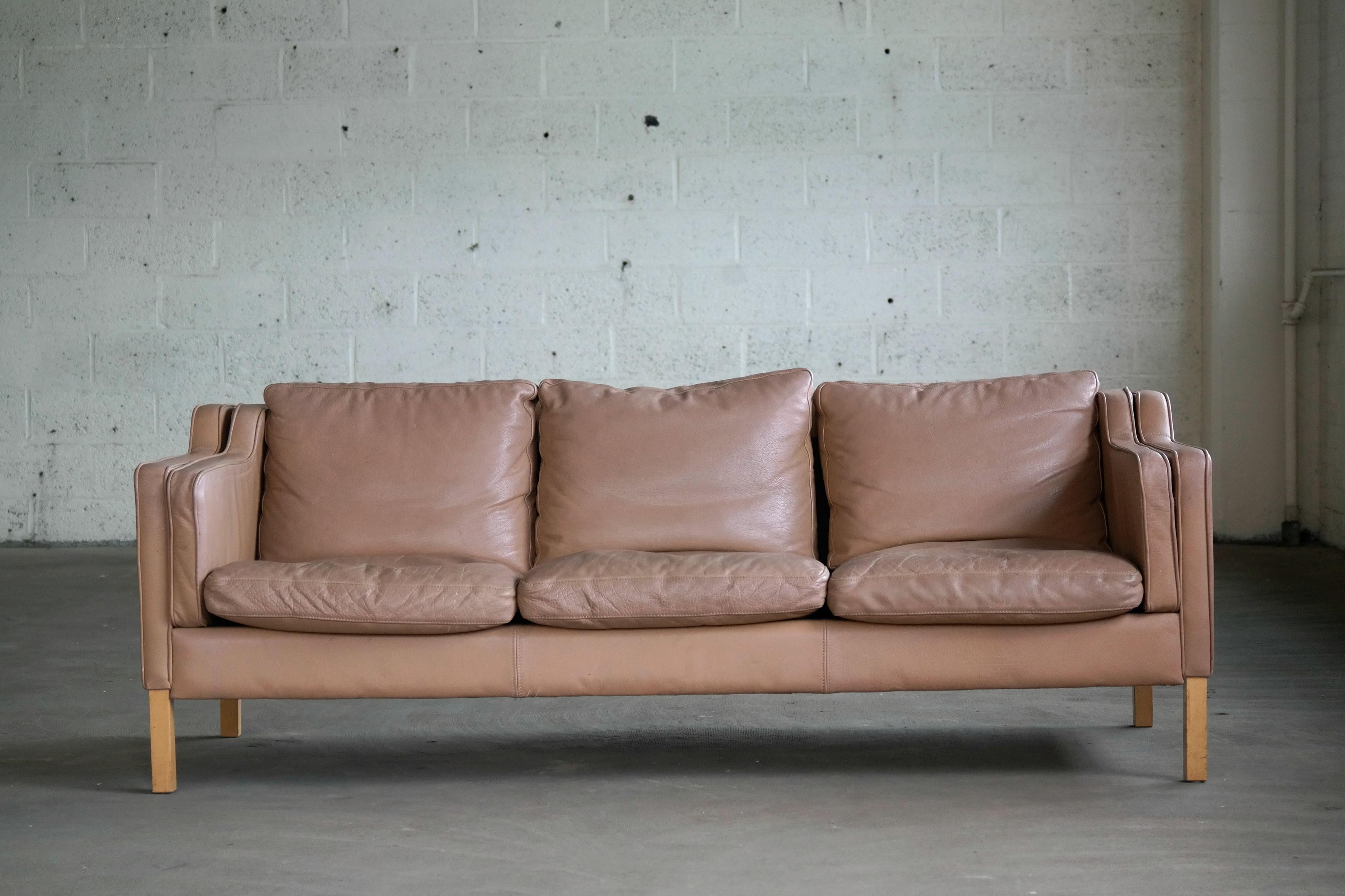 Classic Danish Midcentury Sofa in Tan Leather in the Style of Børge Mogensen In Good Condition In Bridgeport, CT