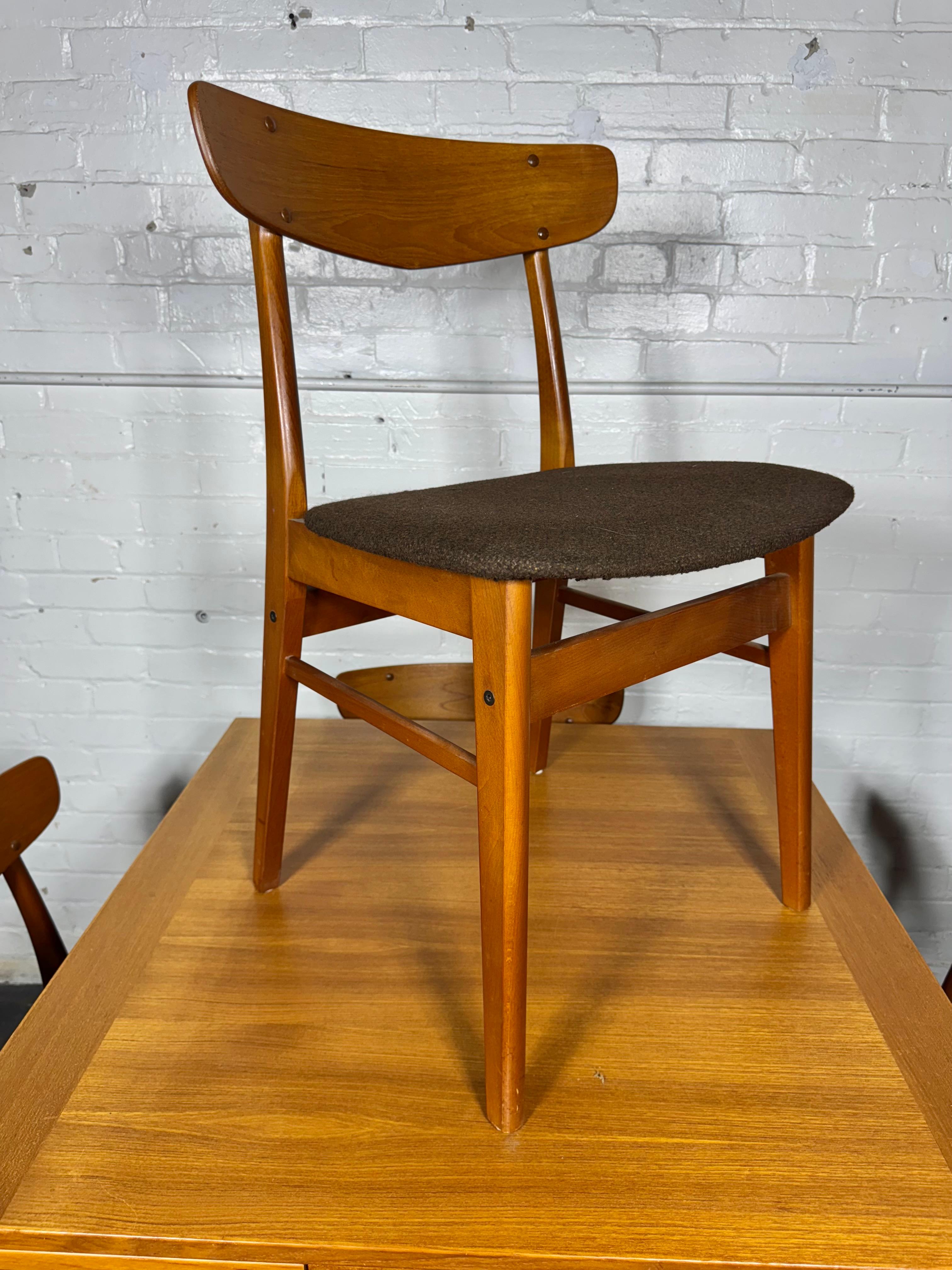 Set de dinette danois classique et moderne / extension par Erik Buch pour Findahl's Mobler en vente 3