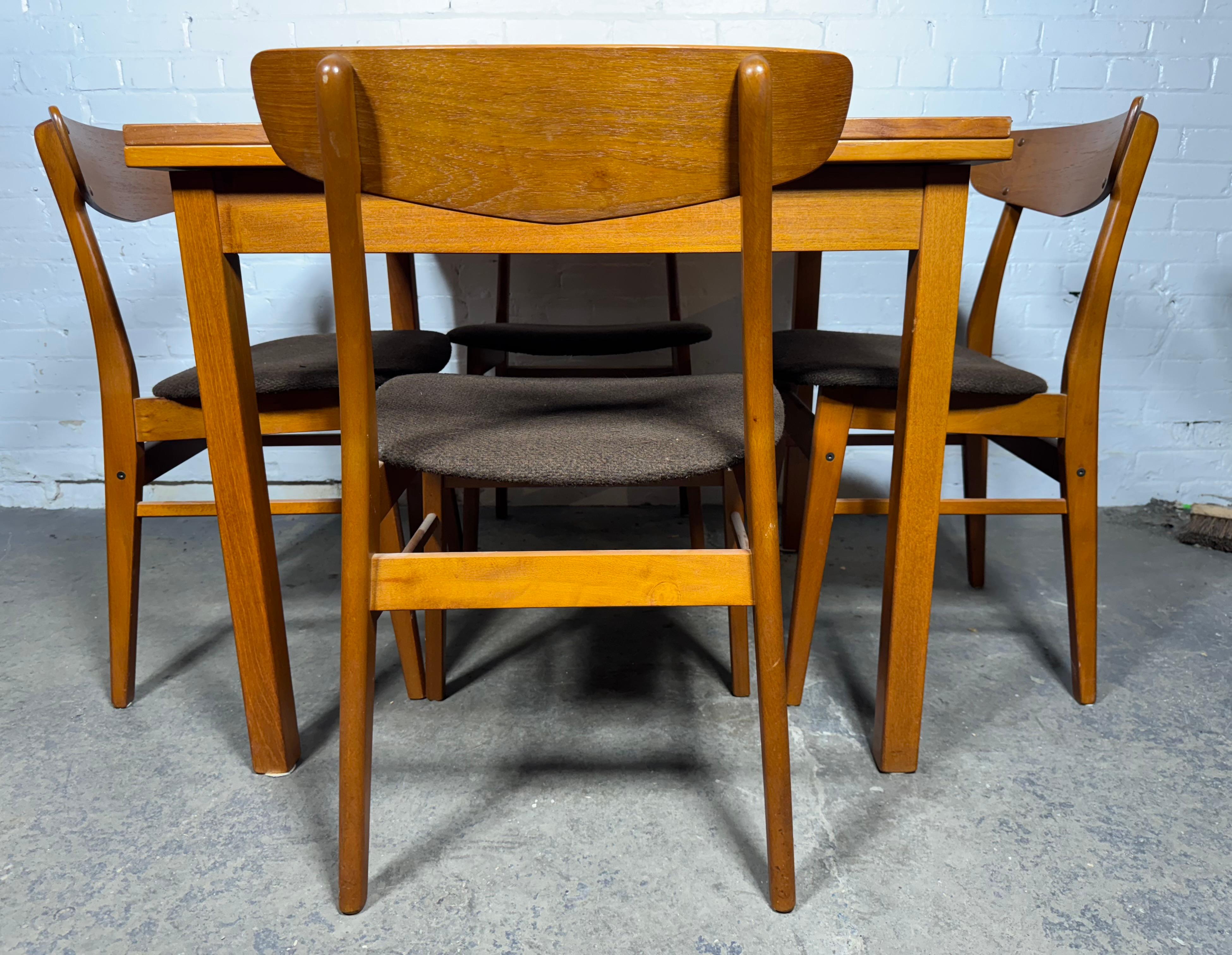 Set de dinette danois classique et moderne / extension par Erik Buch pour Findahl's Mobler en vente 4