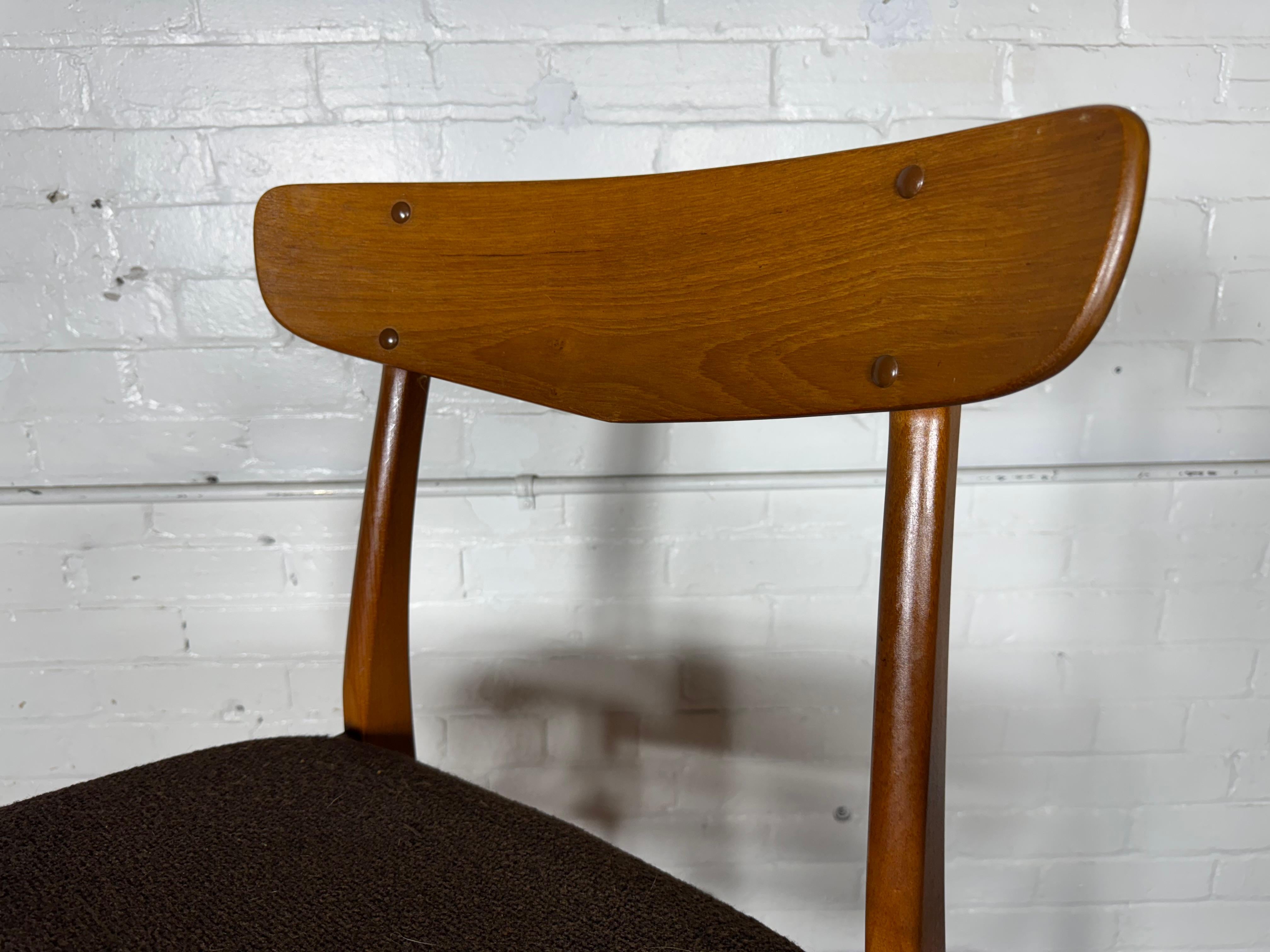 Milieu du XXe siècle Set de dinette danois classique et moderne / extension par Erik Buch pour Findahl's Mobler en vente