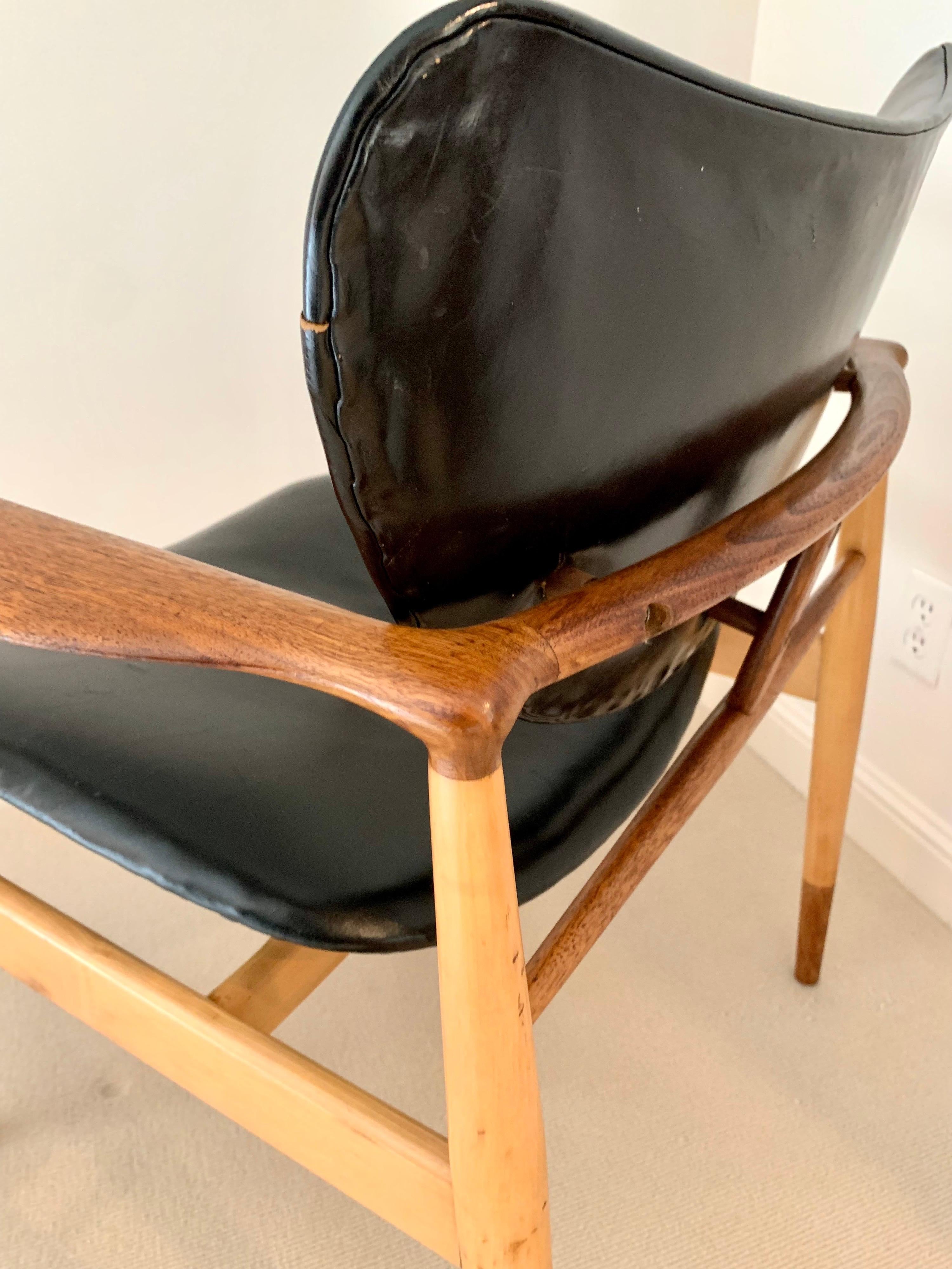 Classic Danish Modern Finn Juhl #48 Rare Maple, Walnut and Leather Chair Vodder 6