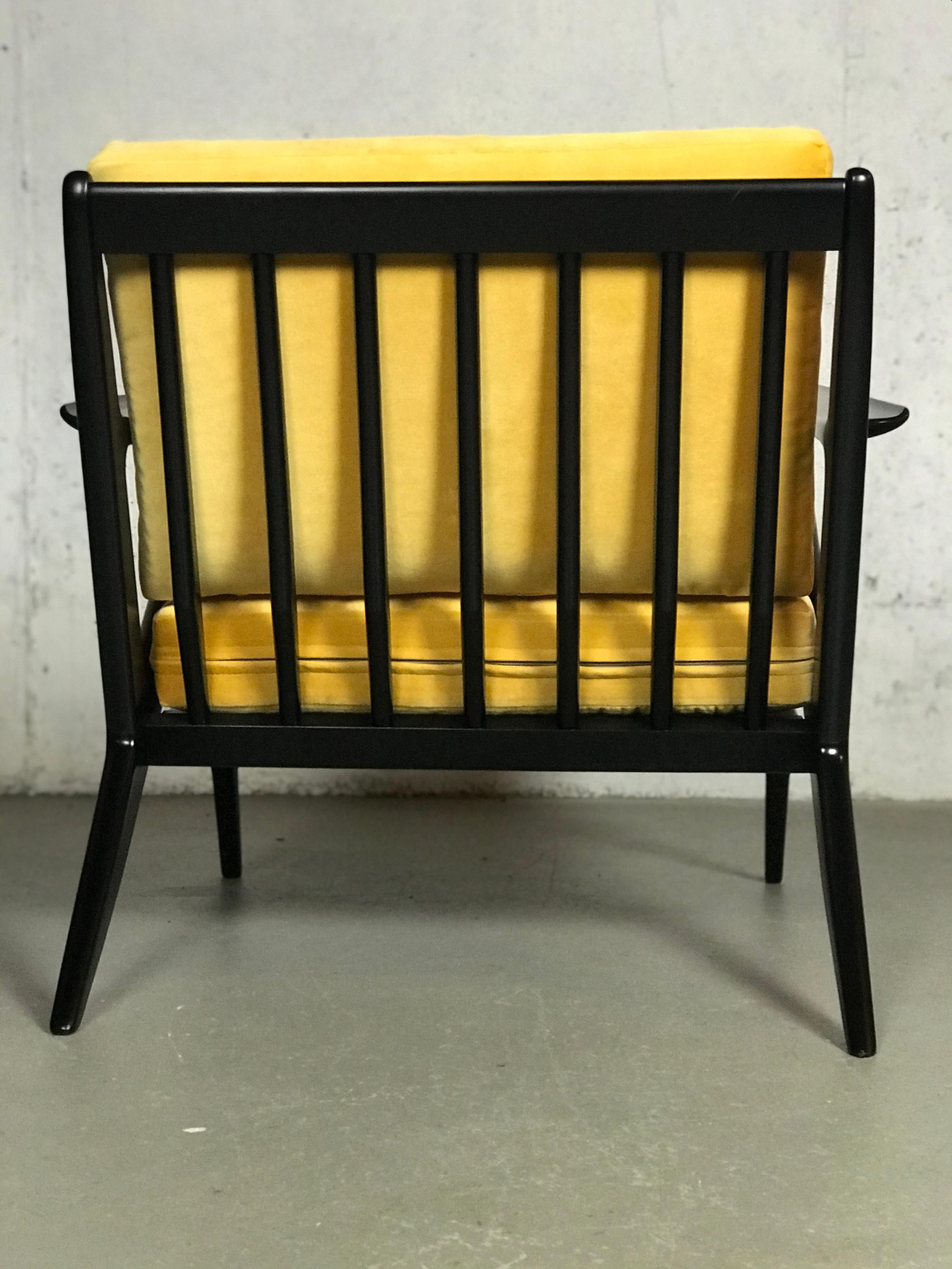 Loungesessel aus Ebenholz und Goldenrod-Samt von Poul Jensen für Selig, Mitte des Jahrhunderts im Angebot 4