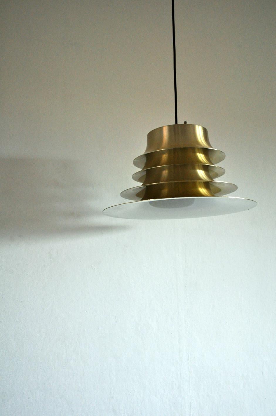 Classic Danish Multilayered Pendant Light in Brass For Sale 3