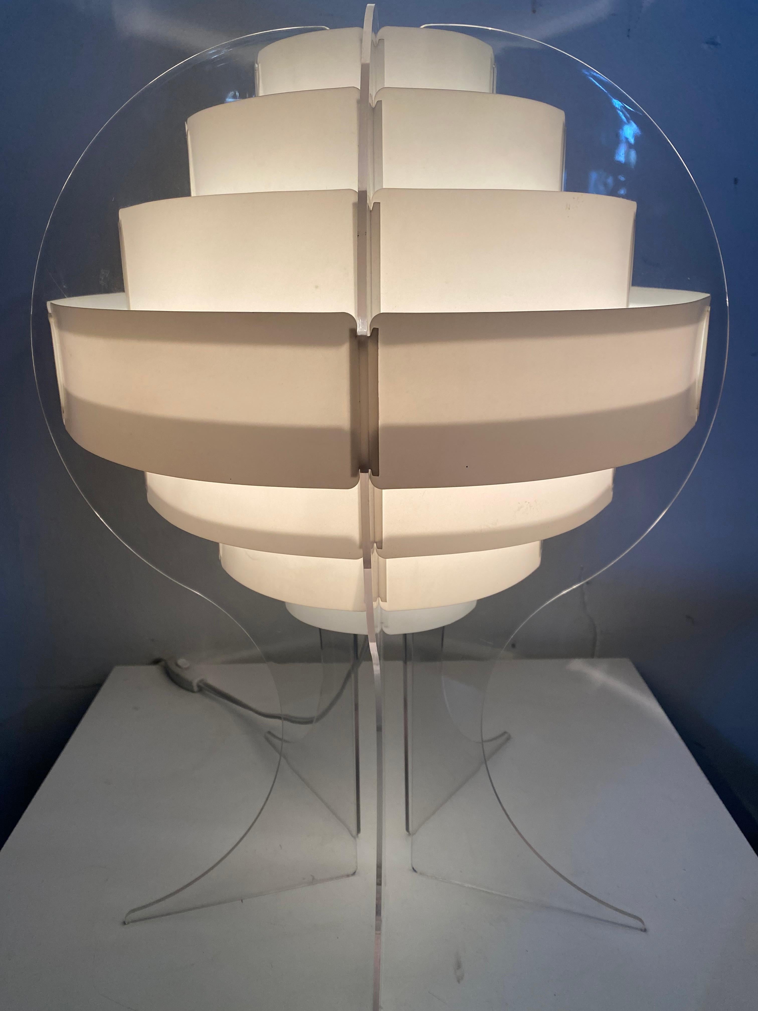 Classic Danish Pop 1960s /Space Age Flemming Brylle & Preben Jacobsen table lamp, 1960s fabulous, plastic, screens with white plastic slats. Lucite, acrylic frame.