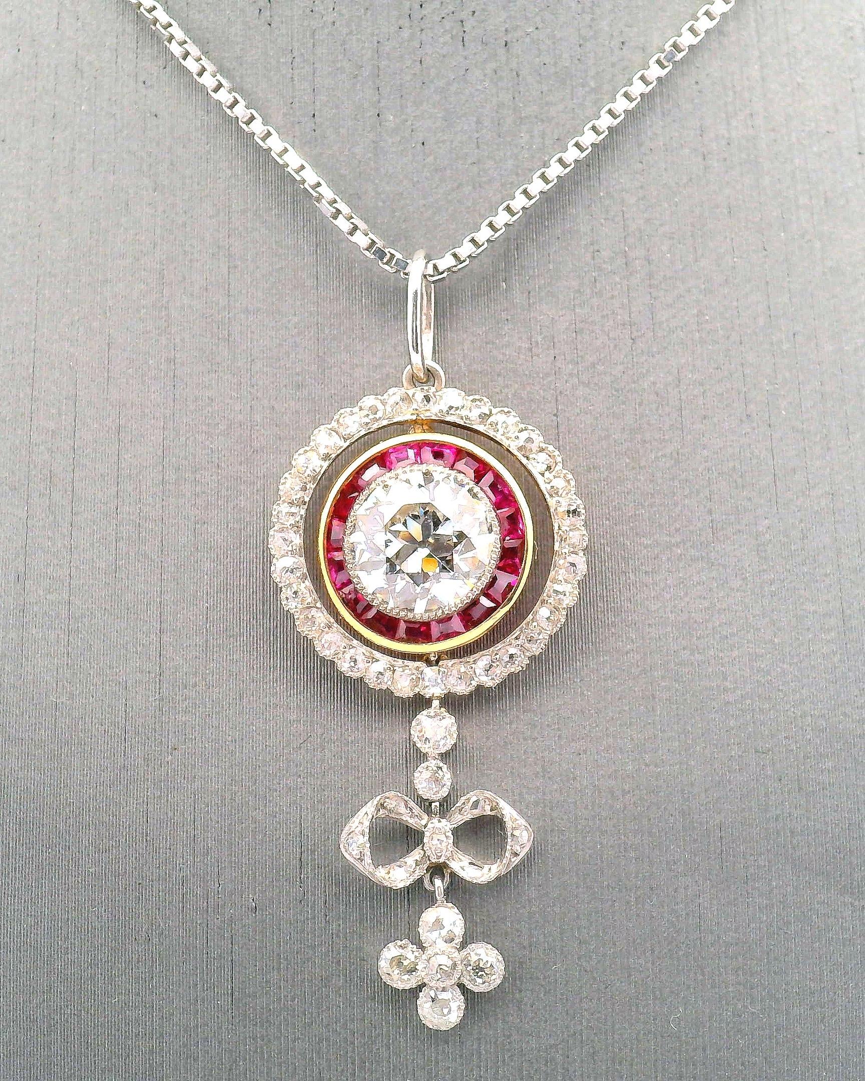 Ciondolo classico Deco con diamanti e rubini in vendita 6