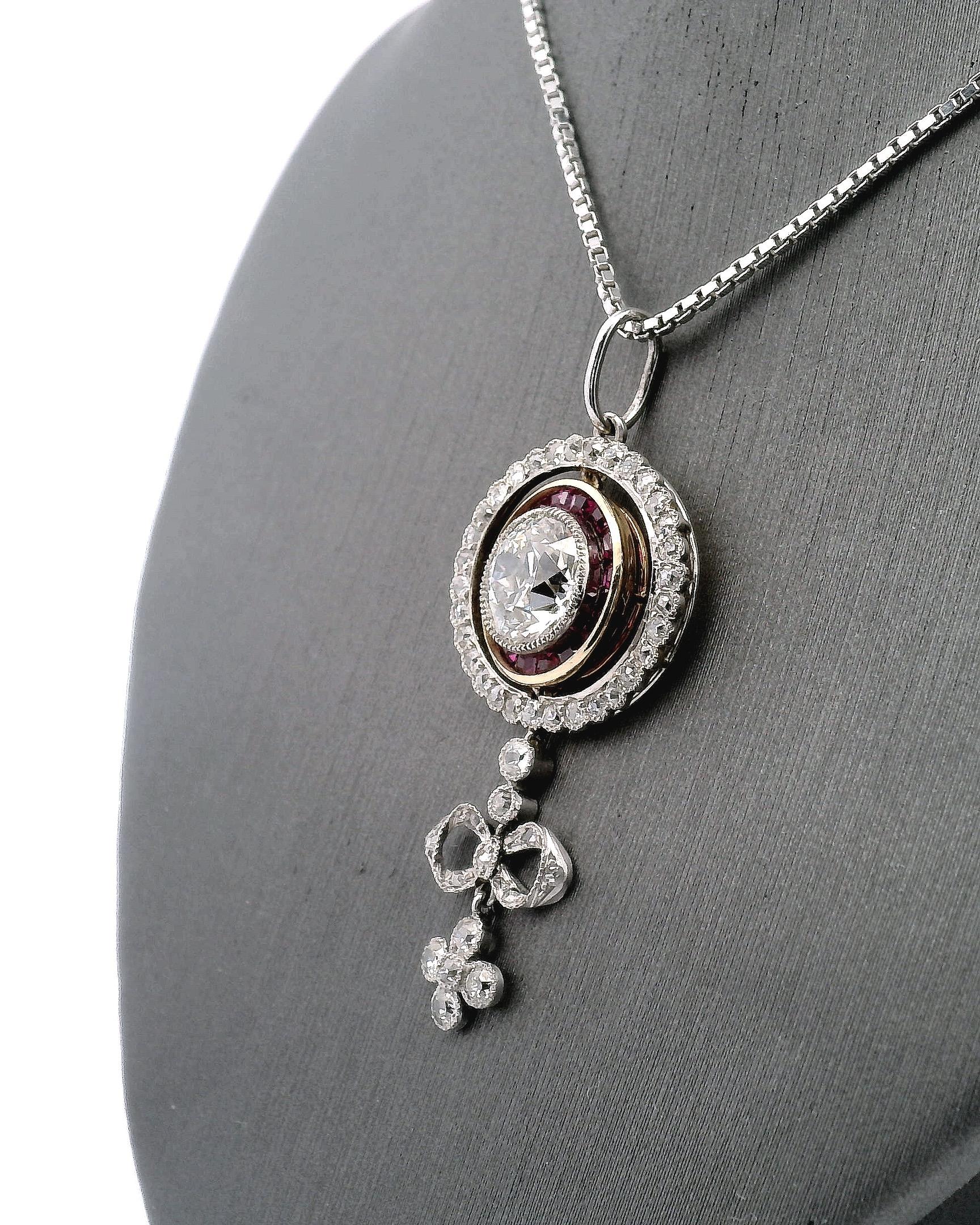 Ciondolo classico Deco con diamanti e rubini in vendita 5