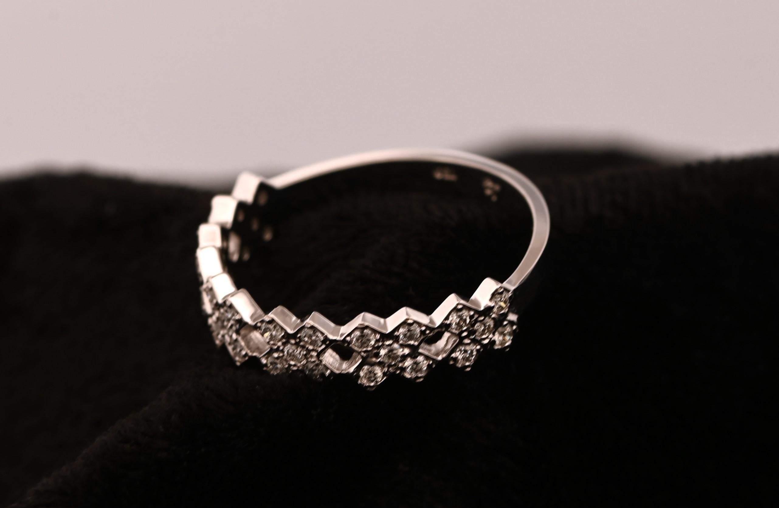 For Sale:  Classic Design 18K White Gold Lattice Ring with Diamonds 4