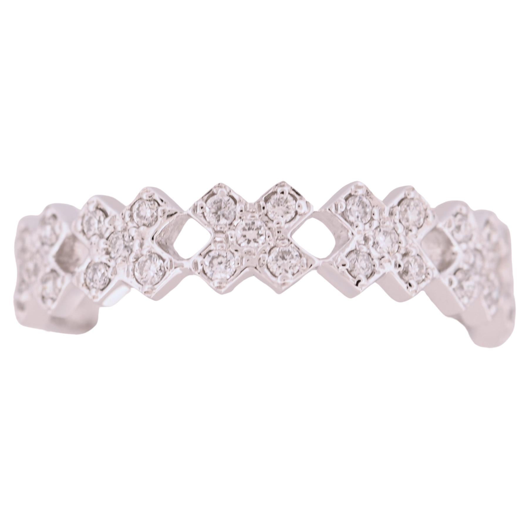 For Sale:  Classic Design 18K White Gold Lattice Ring with Diamonds