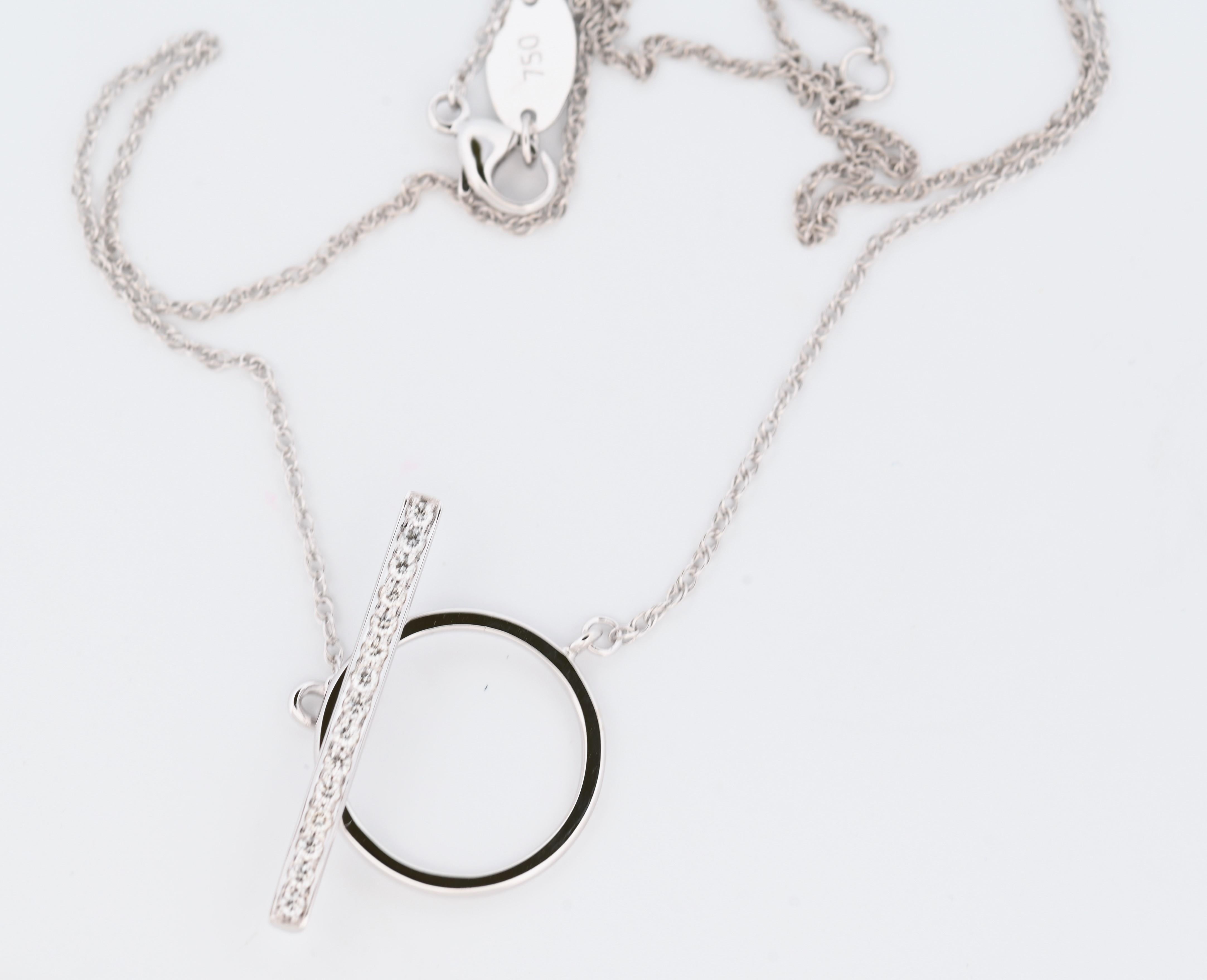Moderno Collana Classic Design/One in oro bianco 18 carati con barrette e pendenti in vendita