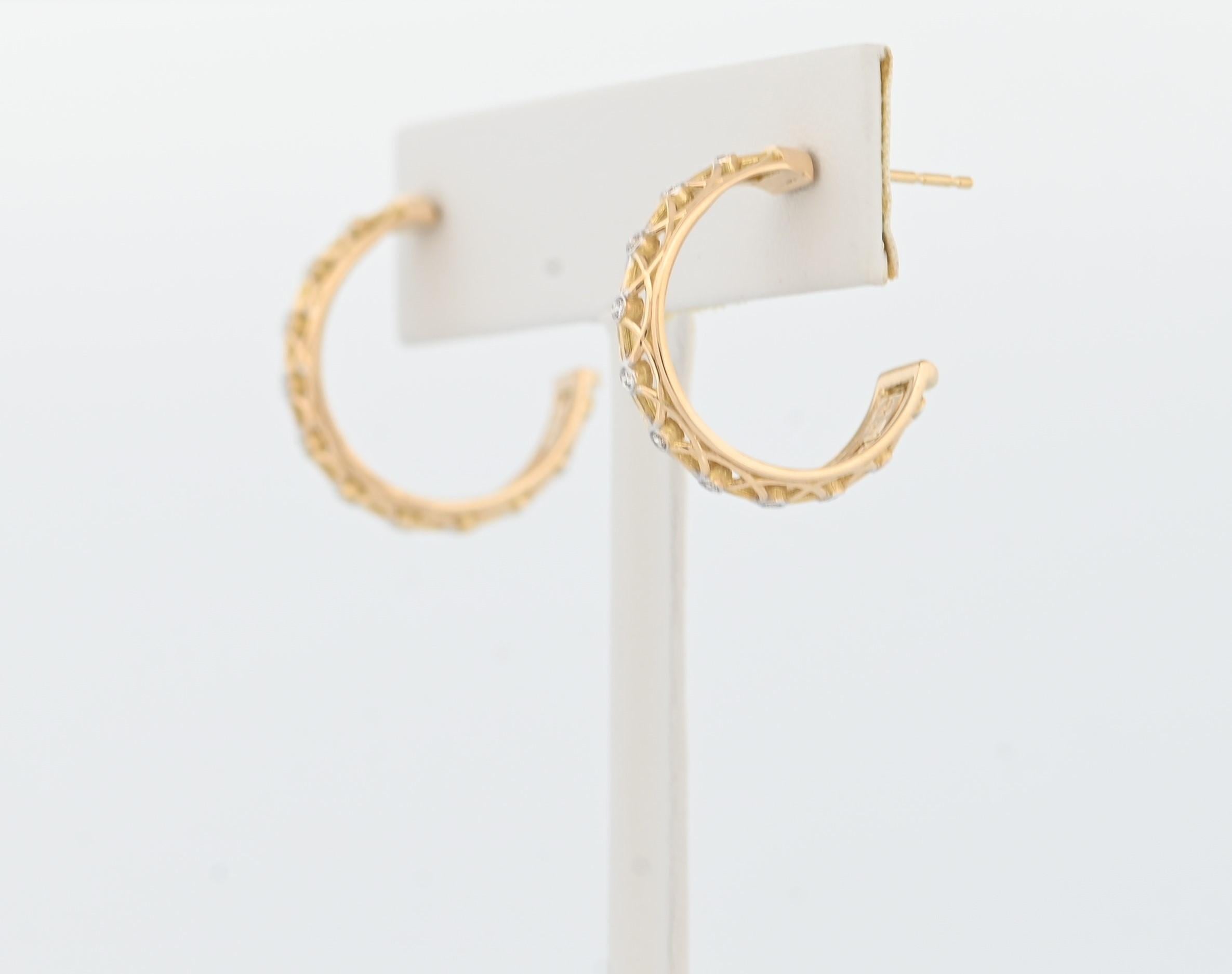 Modern Classic Design 18K Yellow Gold Halo Cuff Earring with Diamonds For Sale
