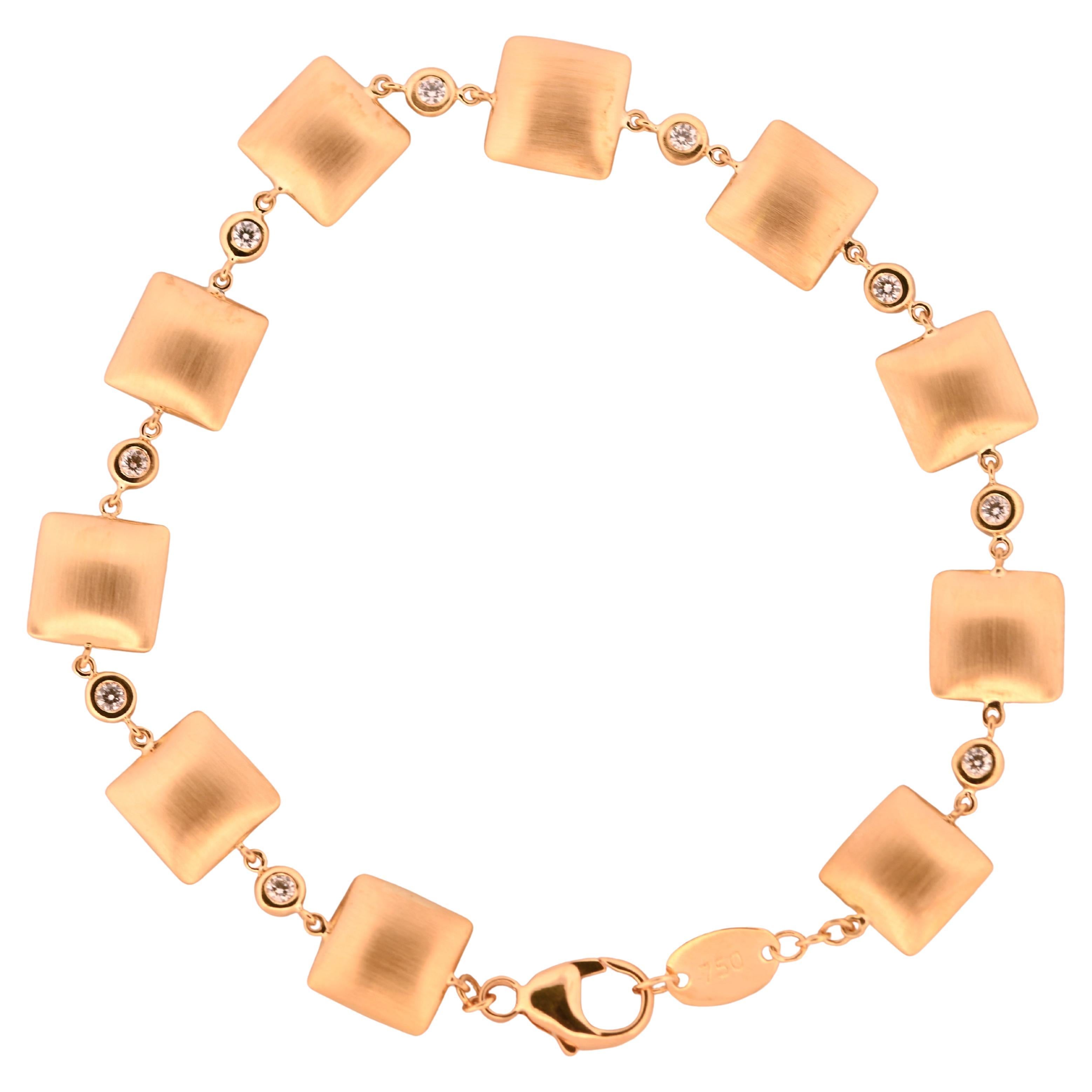Bracciale Pillow Talk in oro giallo 18 carati dal design classico con diamanti in vendita