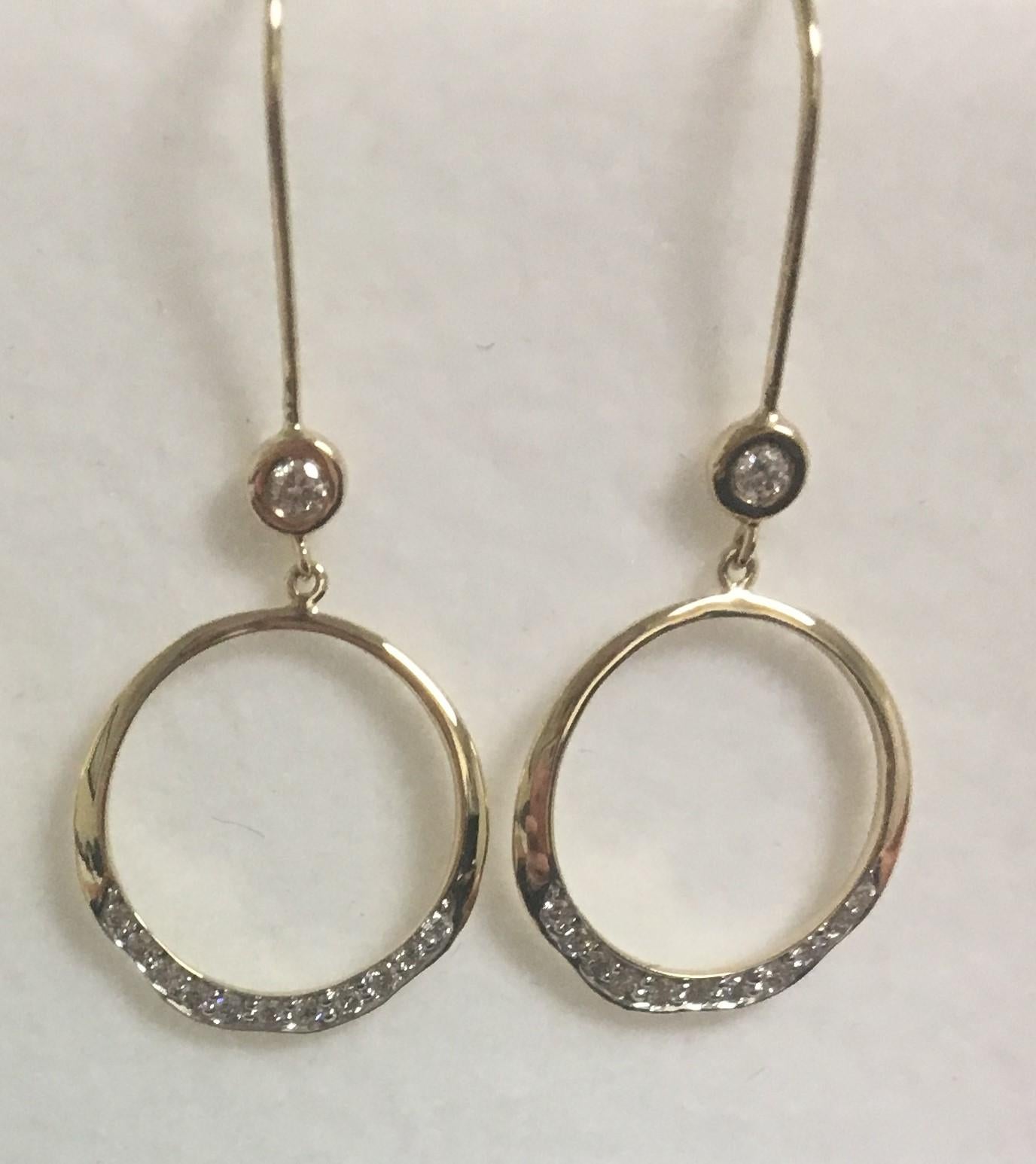 Round Cut Classic Design 18K Yellow Gold Soleil Earring with Diamonds For Sale