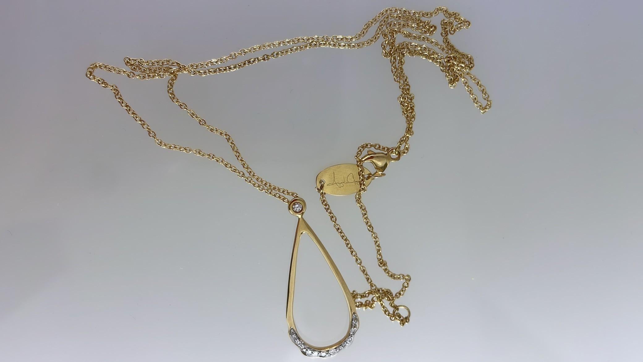 Moderno Design classico in oro giallo 18K Soleil Pave Teardrop LG con diamanti in vendita