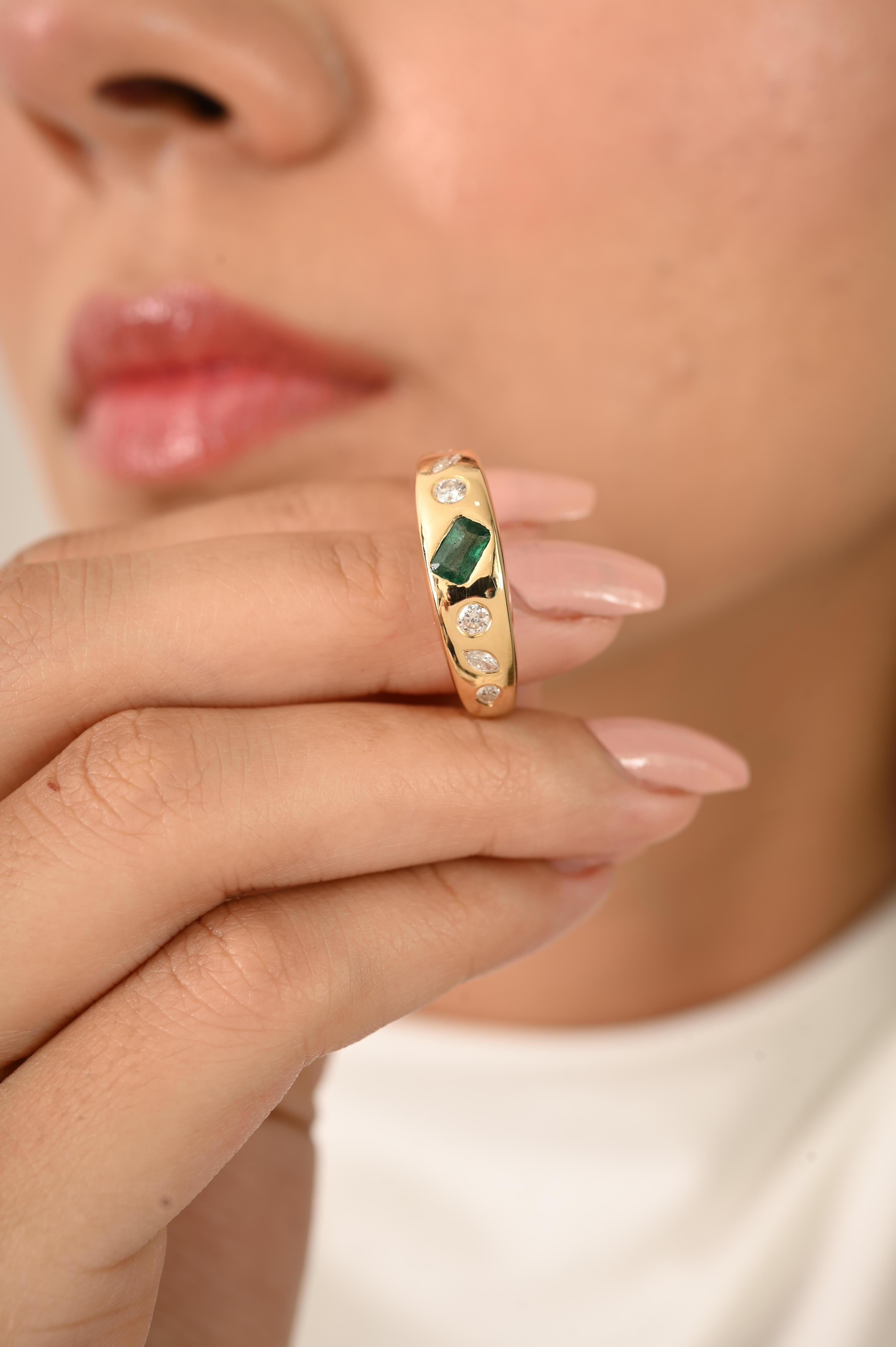 En venta: Anillo Cúpula Unisex de Oro Amarillo de 18k de Diseño Clásico con Esmeralda Engastada Gitana y Diamante  4